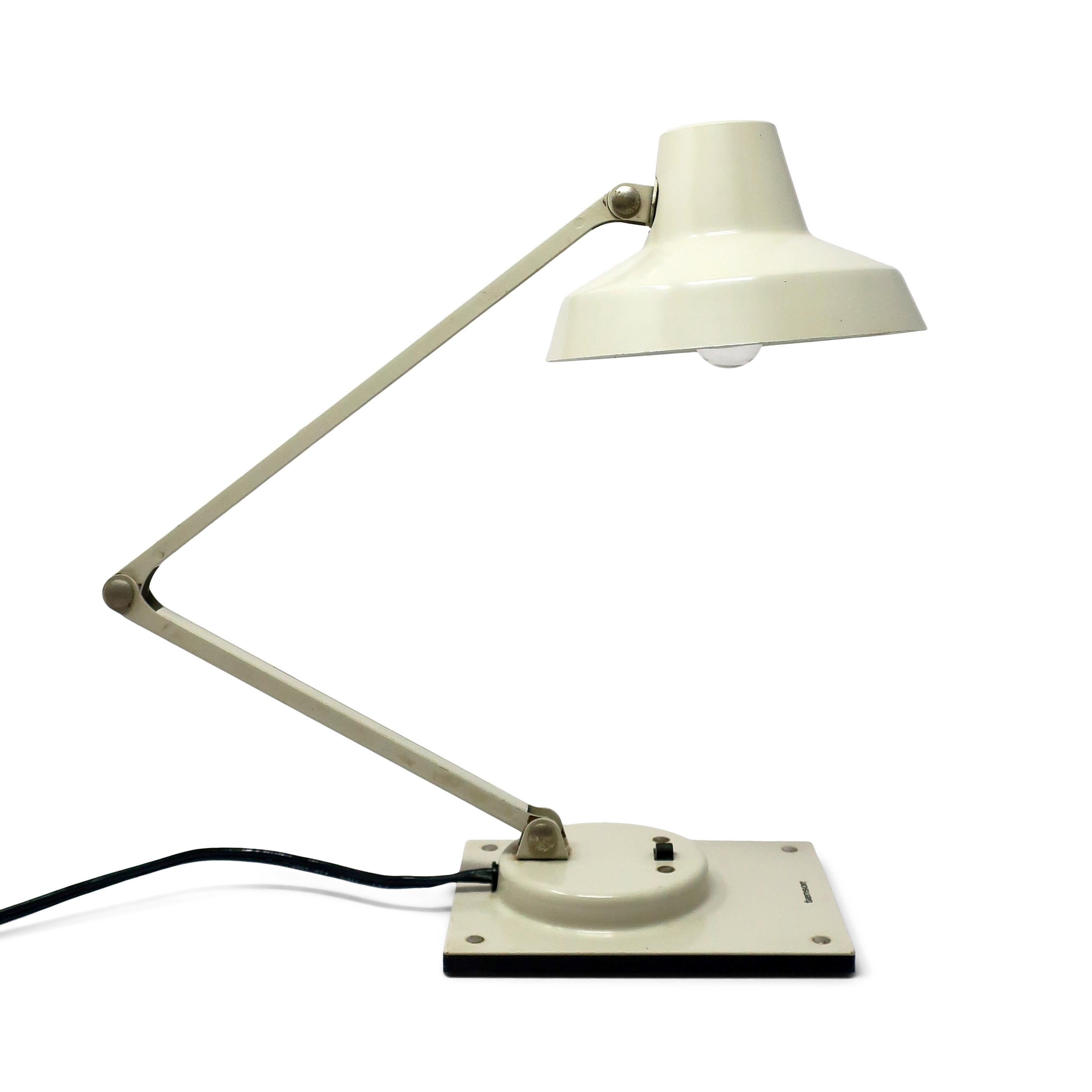 Vintage White Tensor IL 400 Folding Desk Lamp In Good Condition In Brooklyn, NY