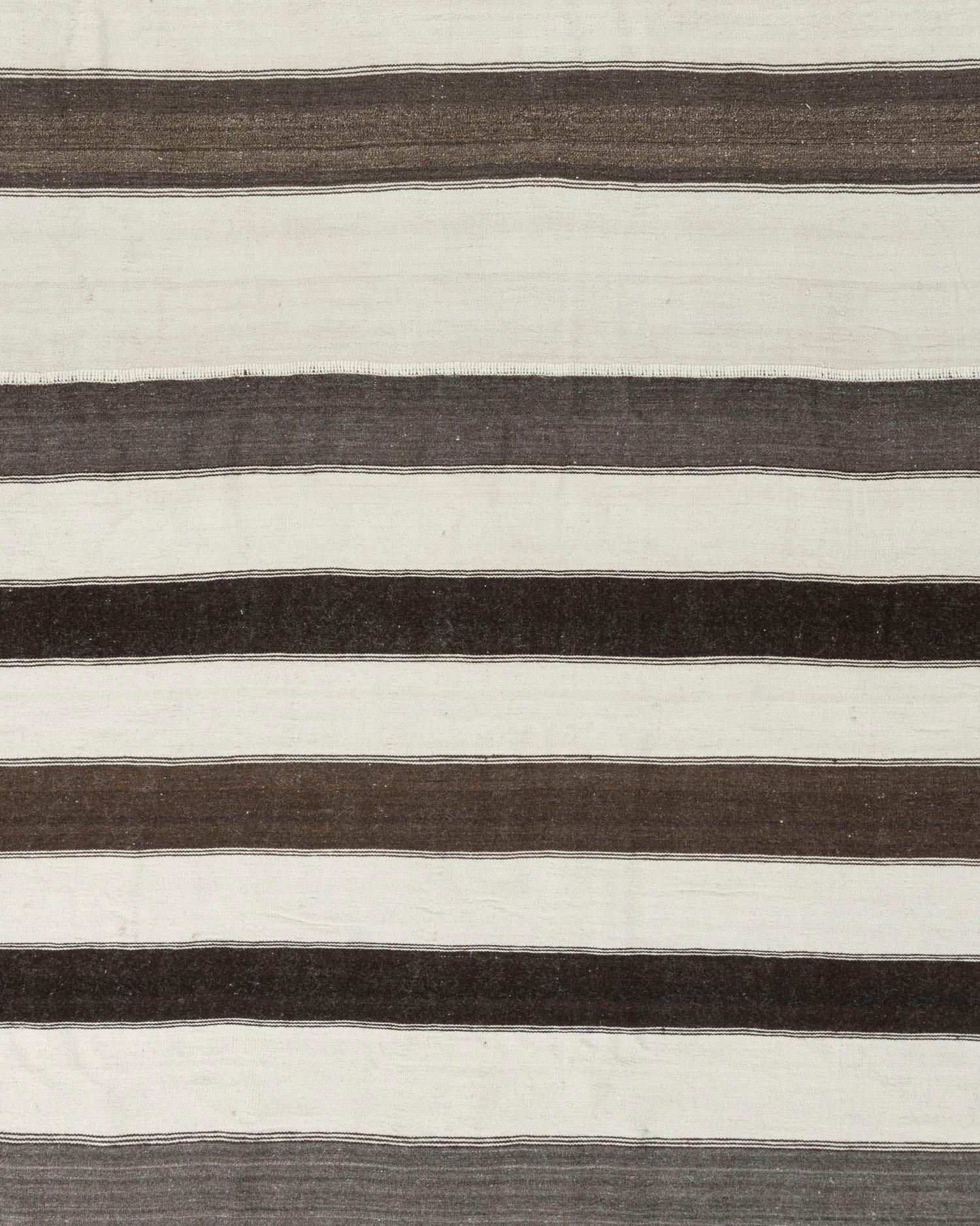 Vintage White Turkish Kilim Area Rug 9'8 x 15'5 For Sale 1