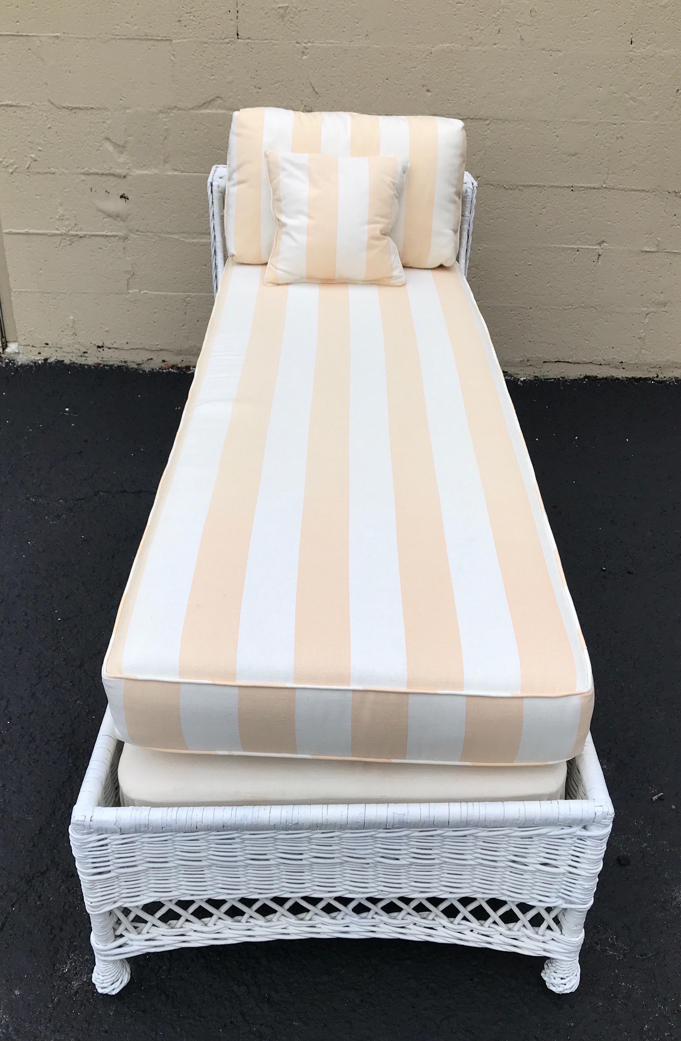 Fabulous Palm Beach 1940s era white wicker chaise lounge. Very sturdy with box spring and mattress. Mattress is 22