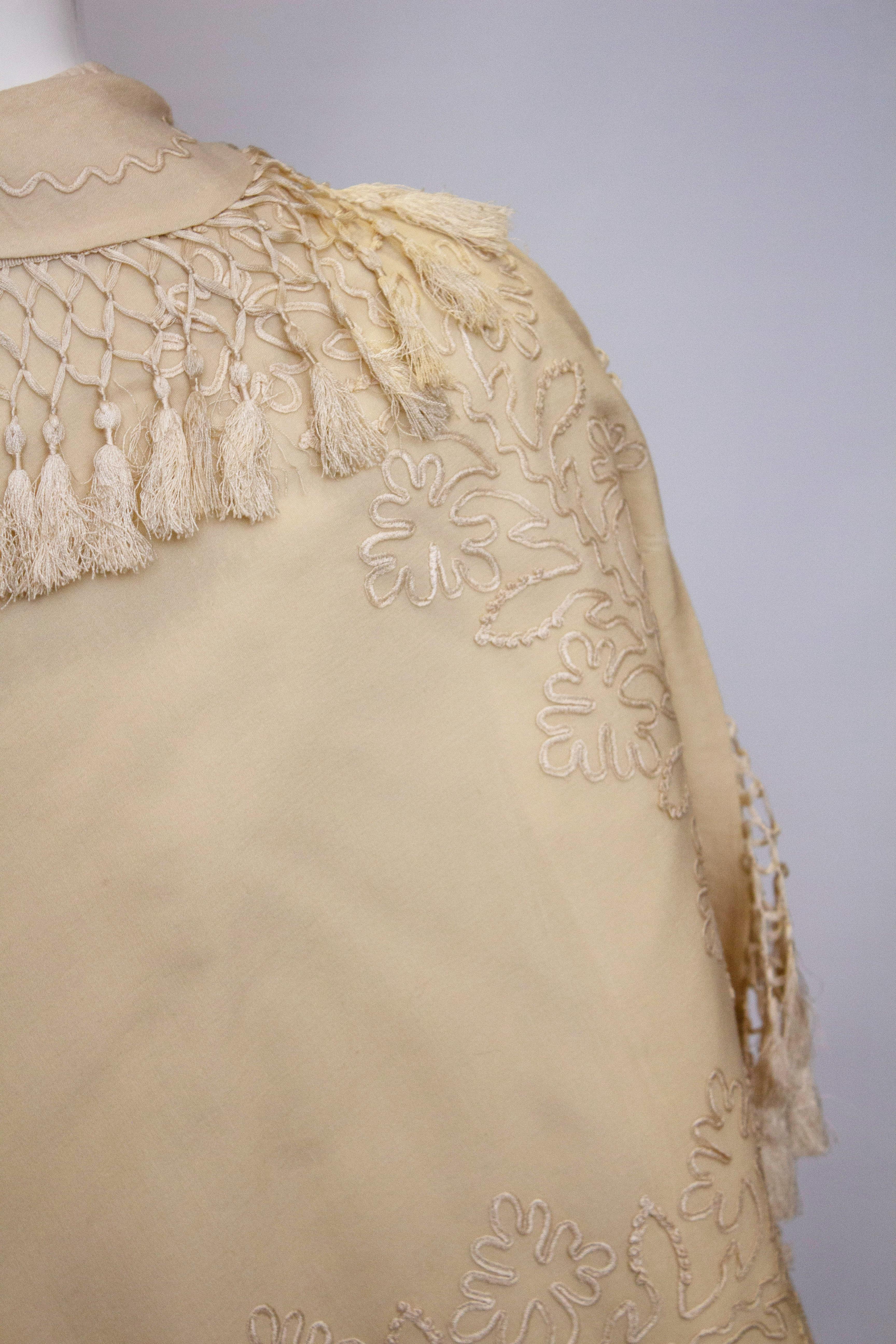 Women's Vintage White Wool Cape with Embroidery and Fringing For Sale