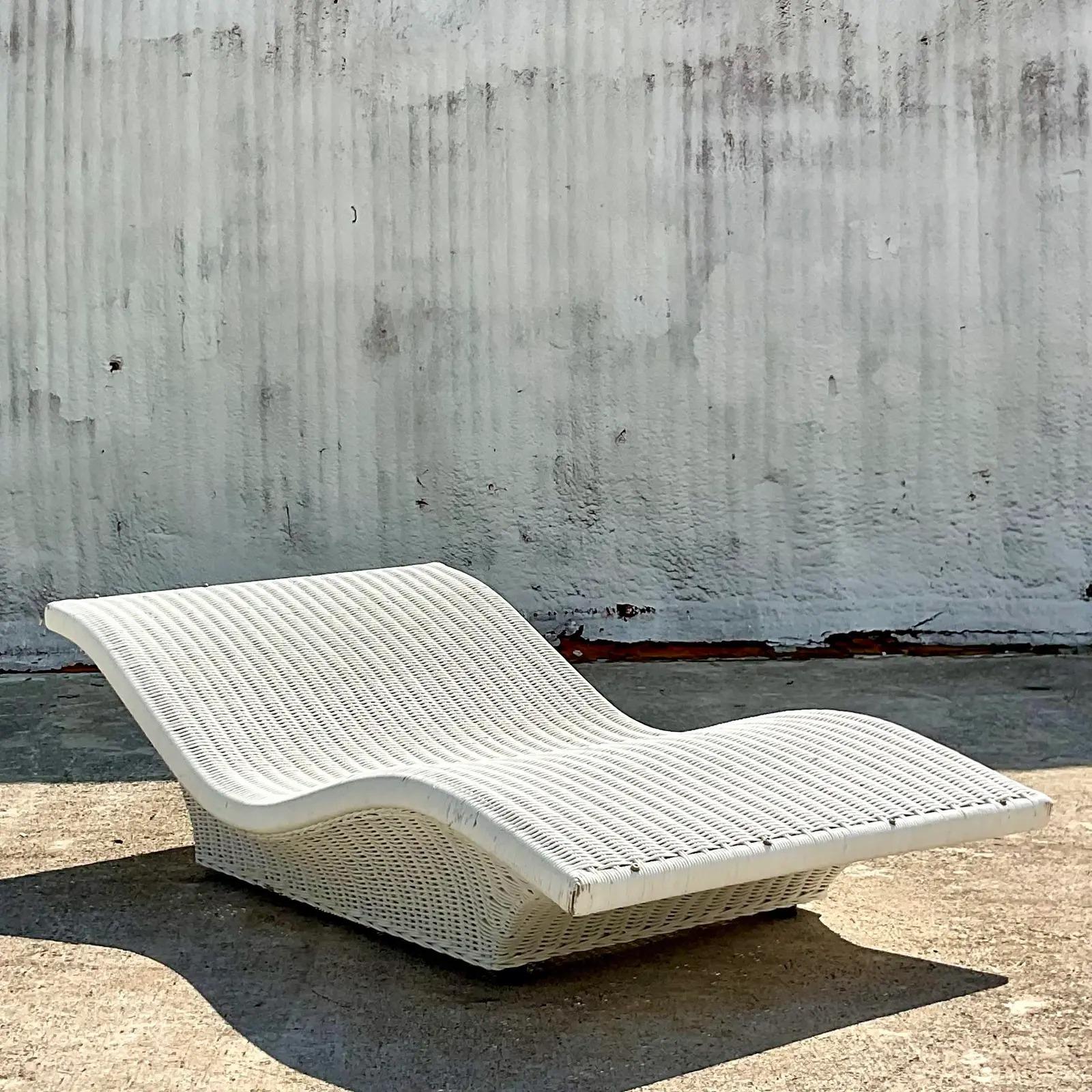 North American Vintage White Woven Rattan Wave Chaise Lounge