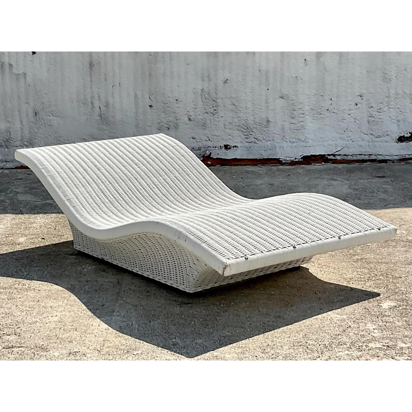Vintage White Woven Rattan Wave Chaise Lounge 2