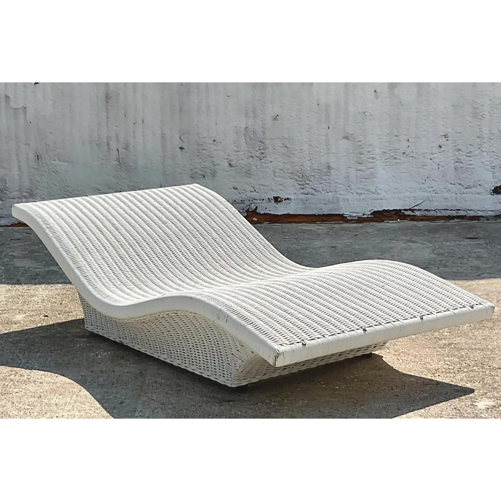 Vintage White Woven Rattan Wave Chaise Lounge 3