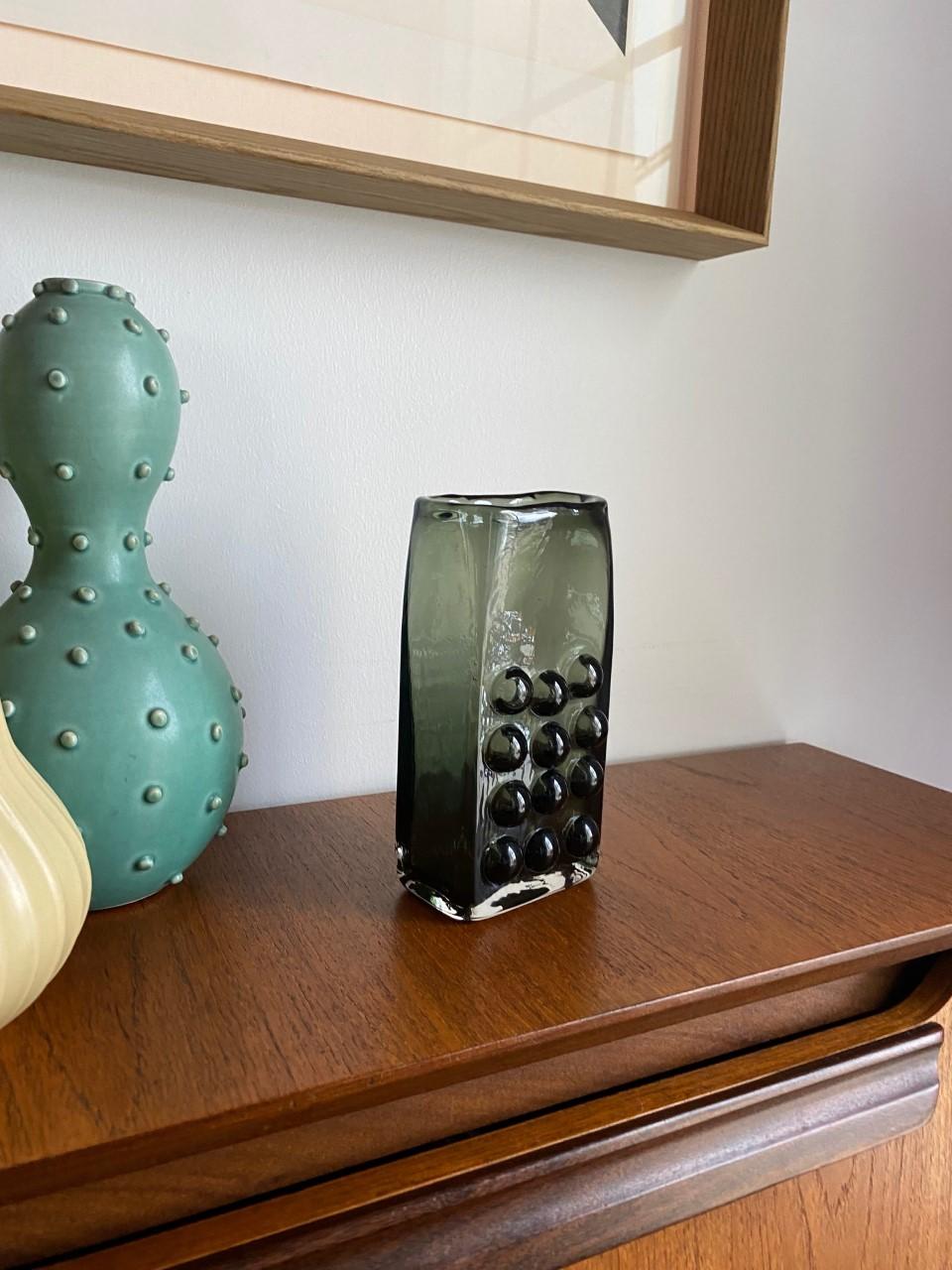 Vintage Whitefriars Indigo Mobile Phone Glass Vase by Geoffrey Baxter For Sale 2