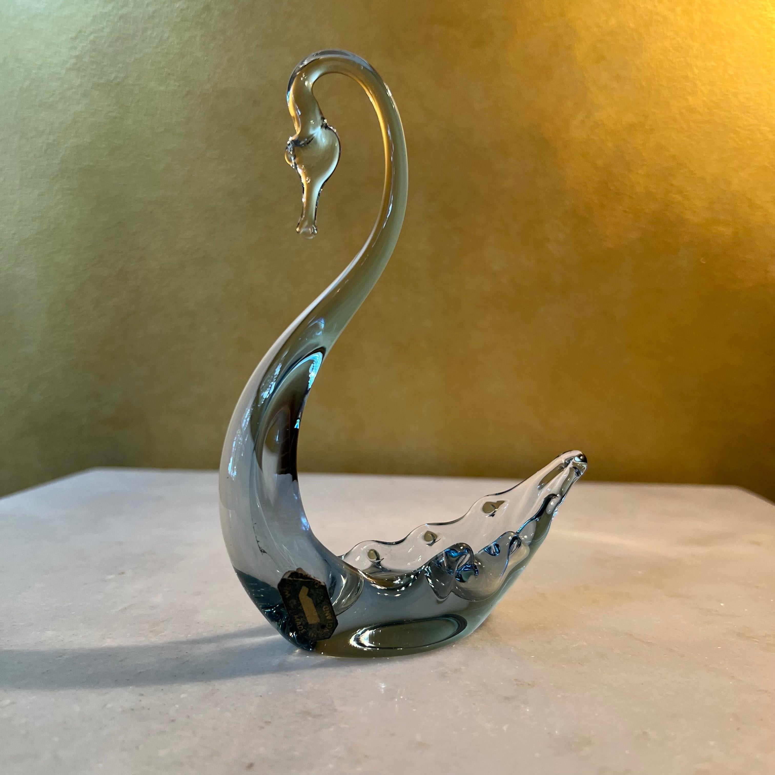 Vintage Whitefriars Smoke Grey Glass Swan In Good Condition For Sale In EDENSOR PARK, NSW