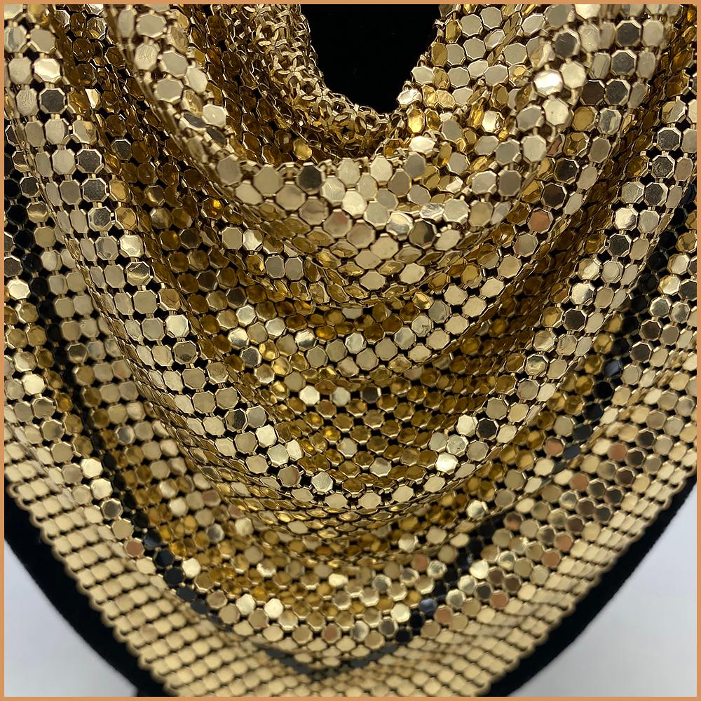 Moderno Vintage Whiting & Davis - Collana con sciarpa in maglia d'oro in vendita