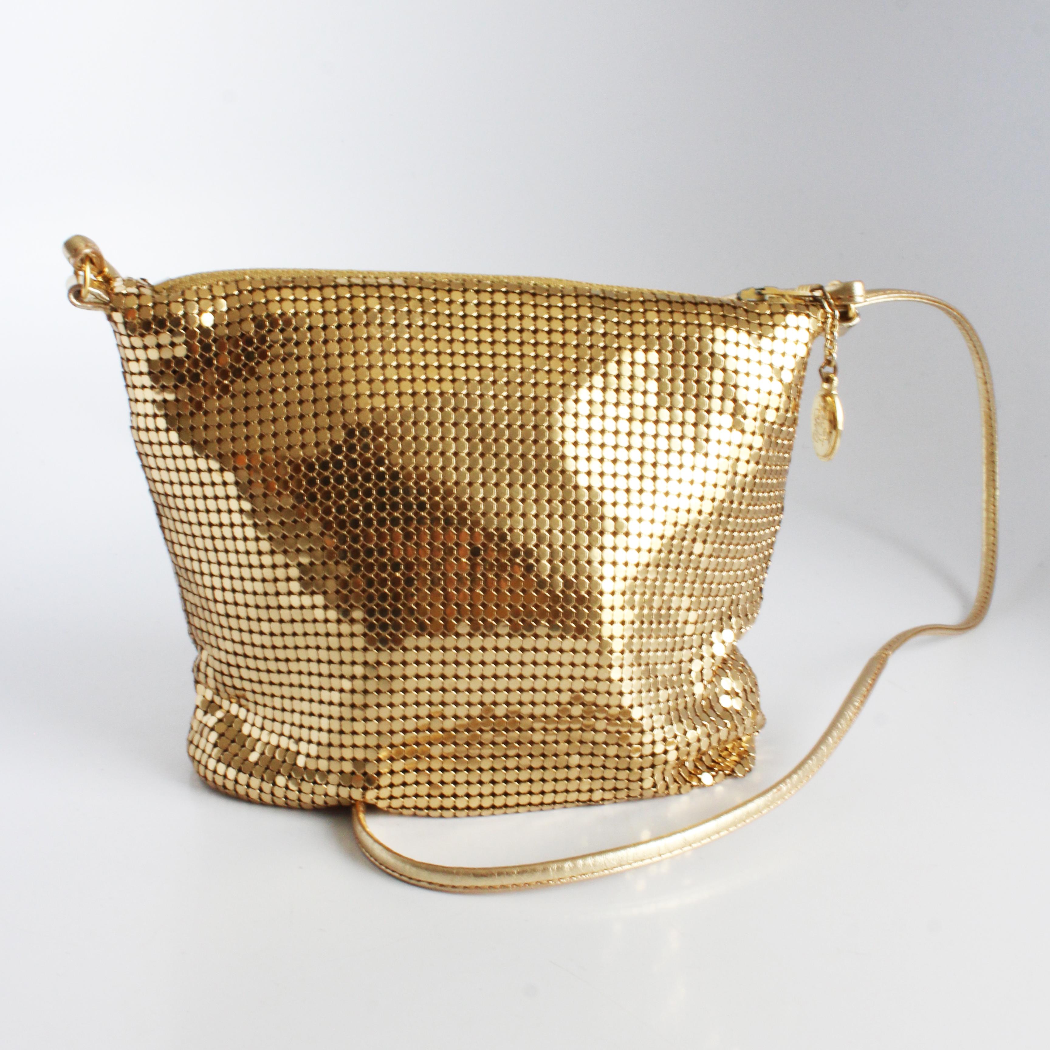Whiting & Davis ensemble de 3 pièces, sac de soirée, sac de soirée et bande de tête vintage en maille dorée en vente 6