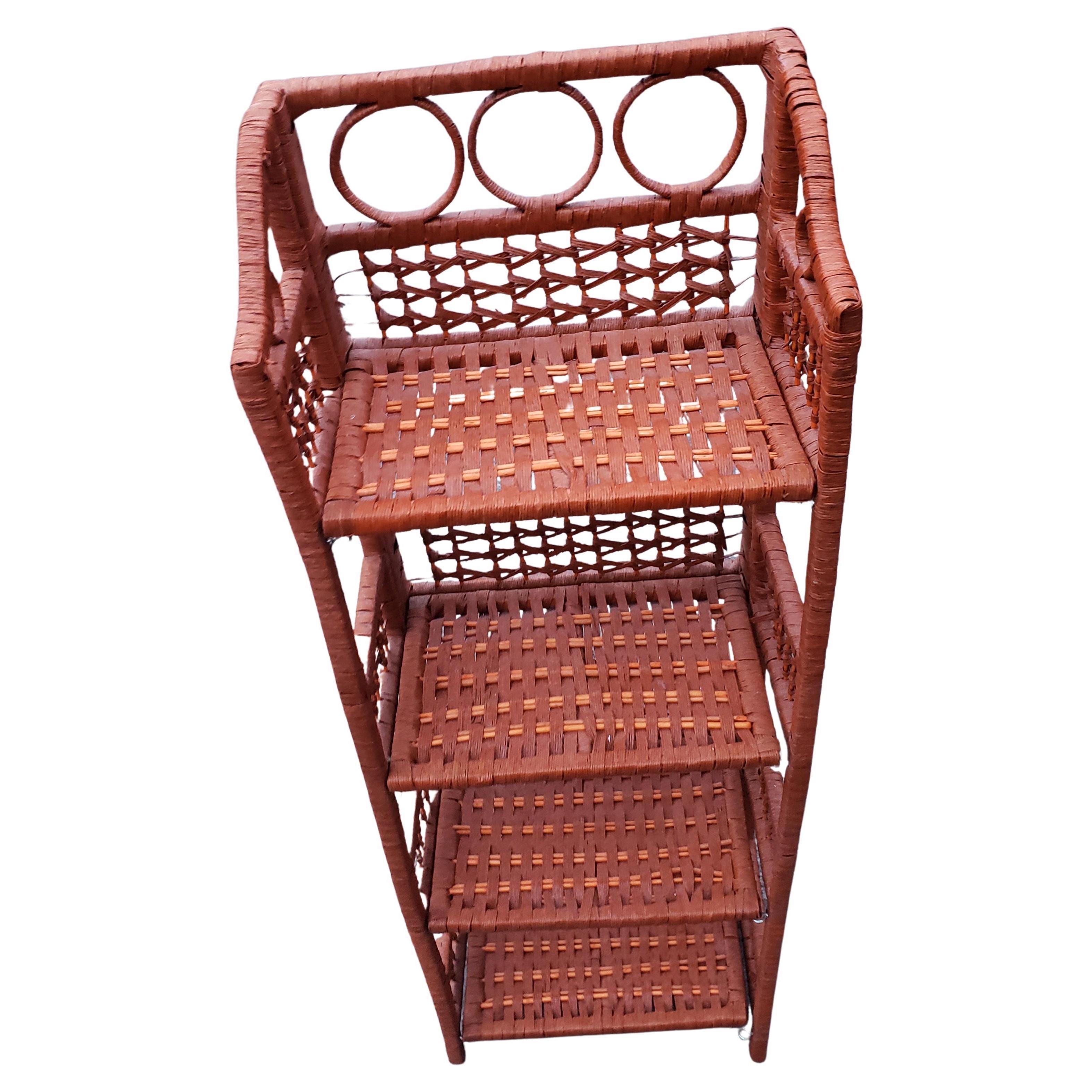 Vintage- Etagere aus Korbweide mit 4 Einlegeböden (20. Jahrhundert) im Angebot