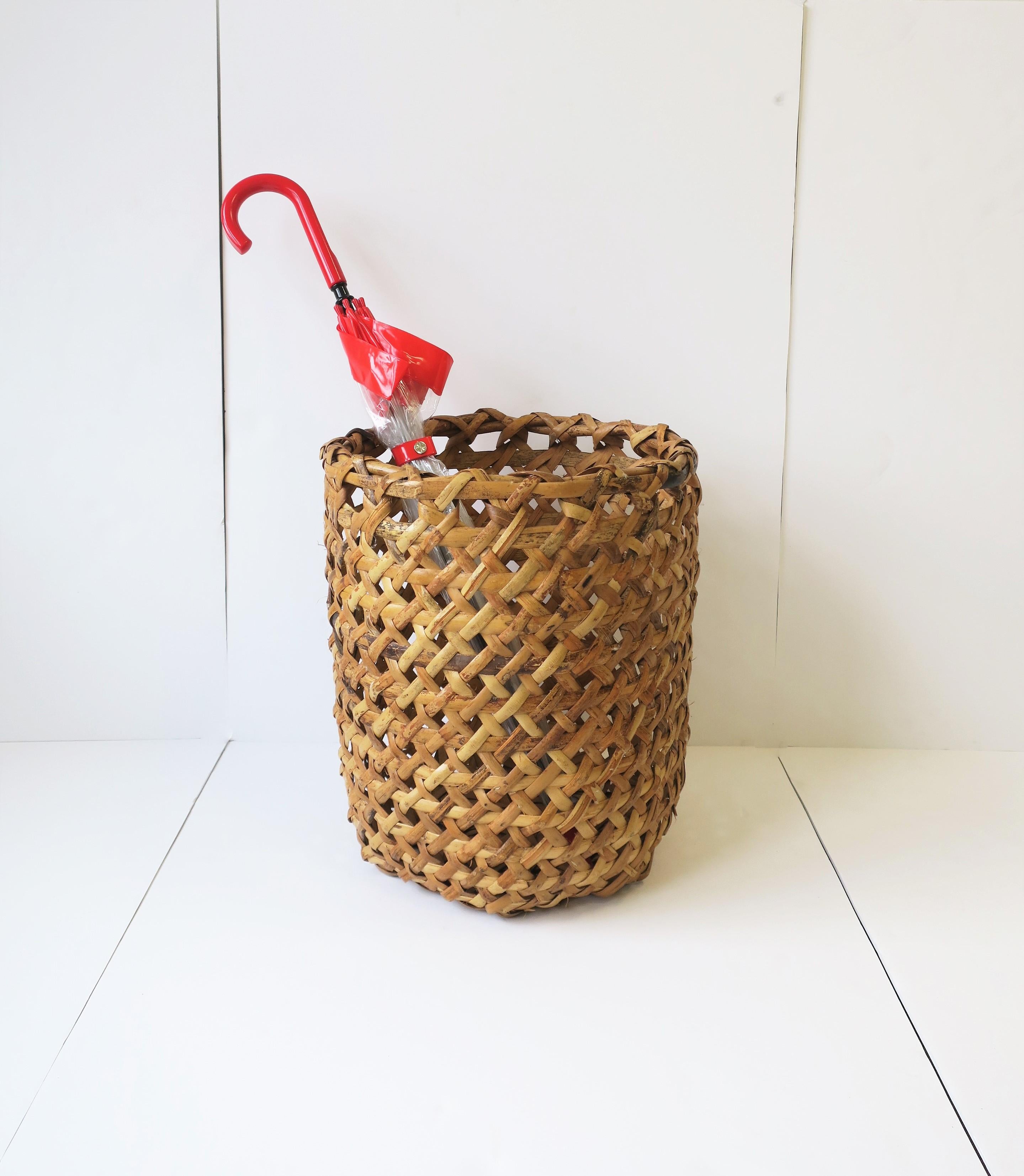 Hand-Woven Vintage Wicker Basket Hamper Umbrella Stand Storage Piece Cachepot