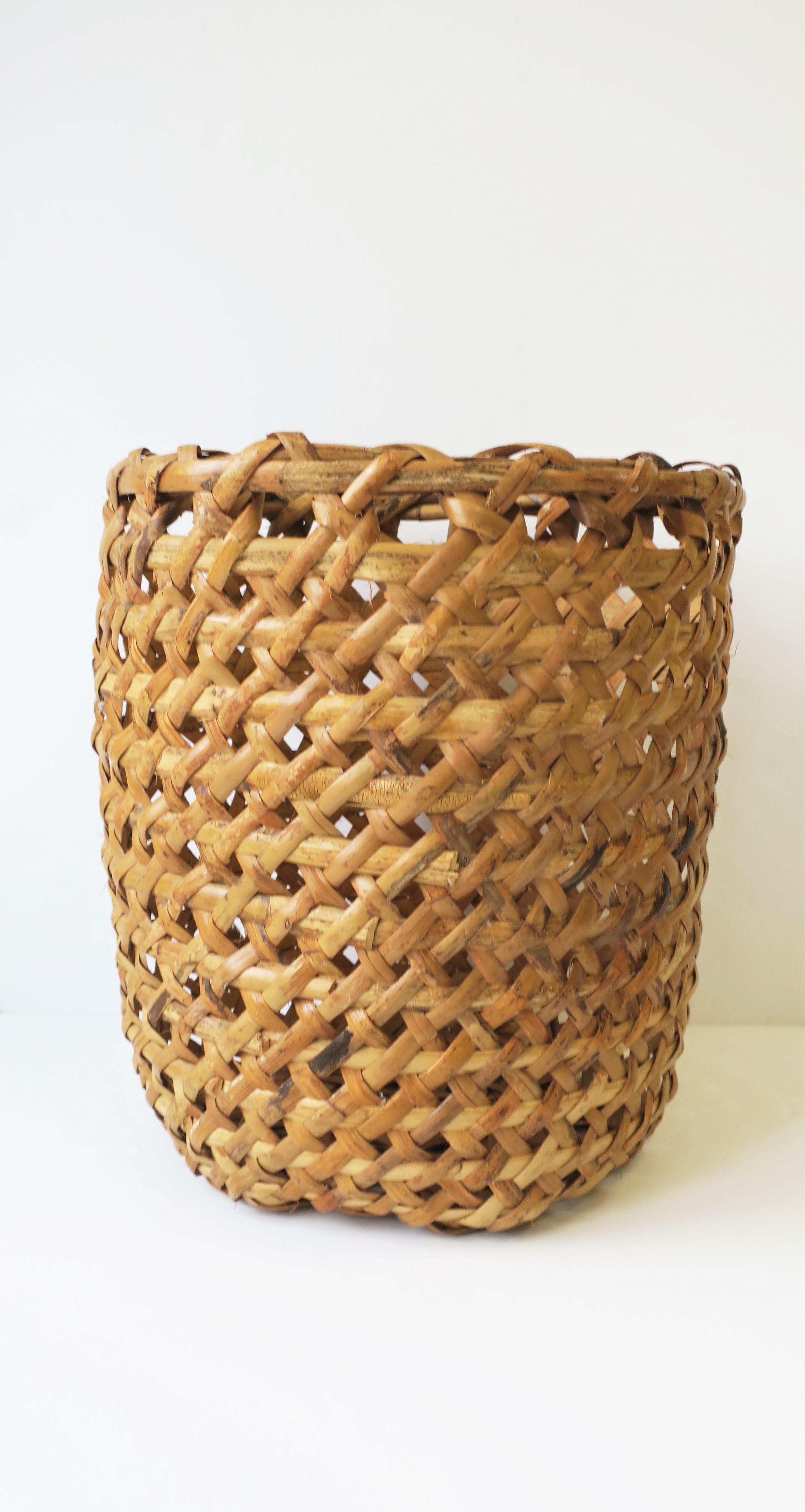 Vintage Wicker Basket Hamper Umbrella Stand Storage Piece Cachepot 4
