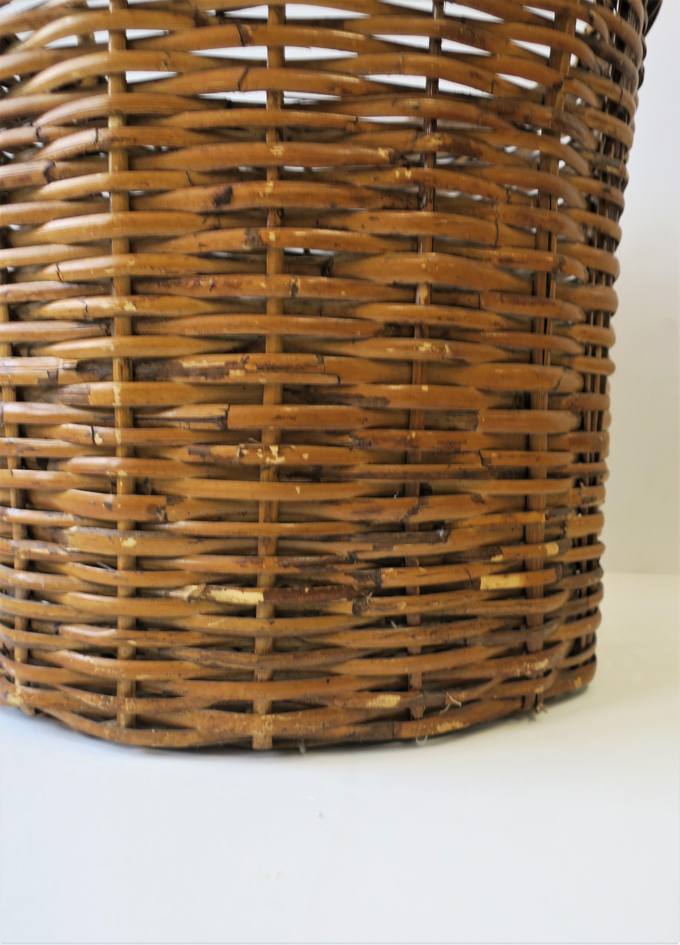 Vintage Wicker Basket, Large 5