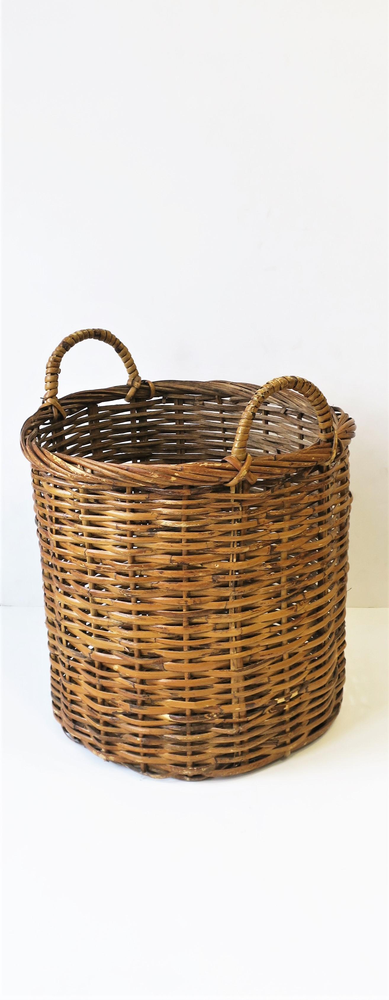 Vintage Wicker Basket, Large 1