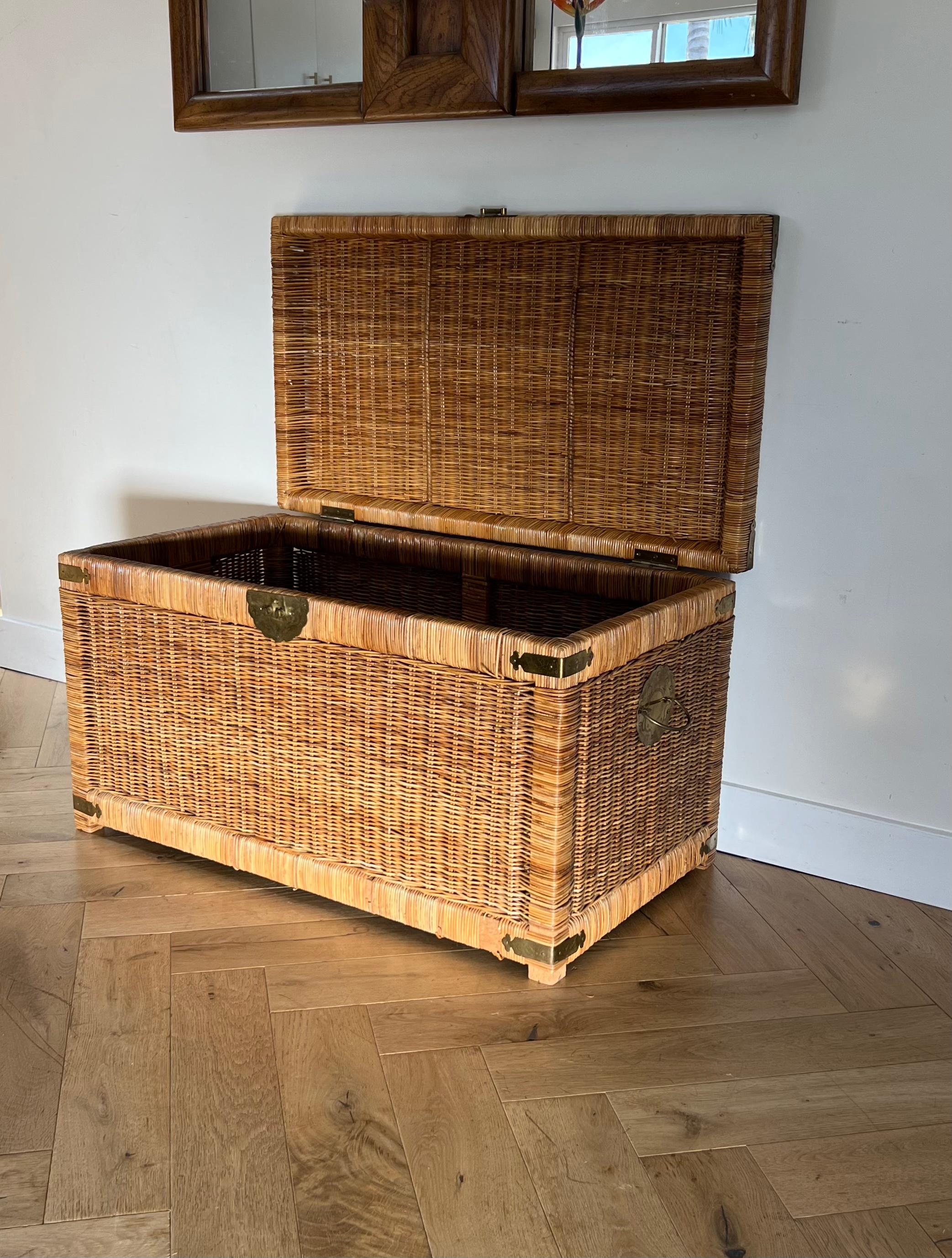 Vintage Wicker Blanket Chest with Gilt Chinoiserie Hardware, 20th Century 6