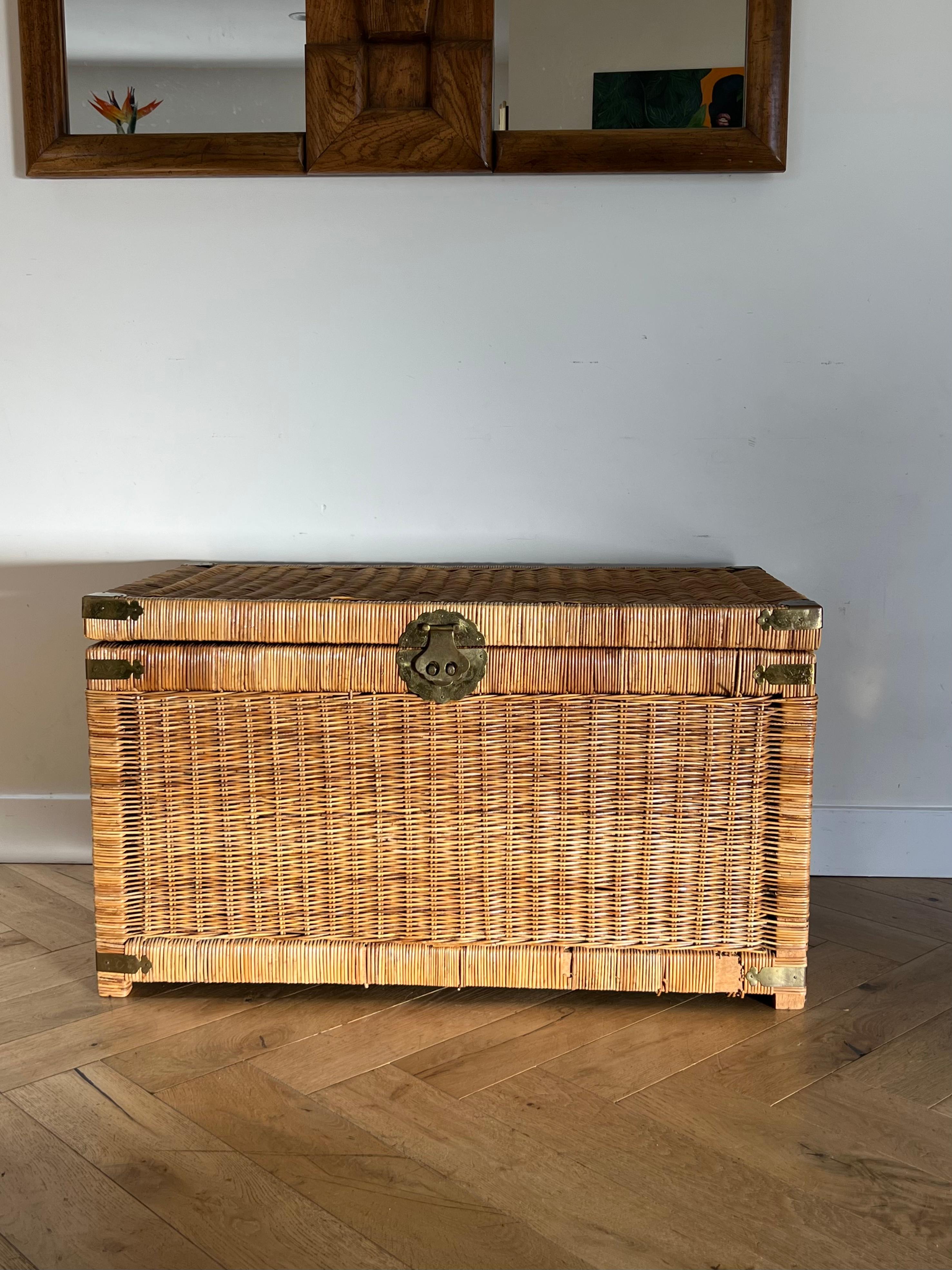 Vintage Wicker Blanket Chest with Gilt Chinoiserie Hardware, 20th Century 7