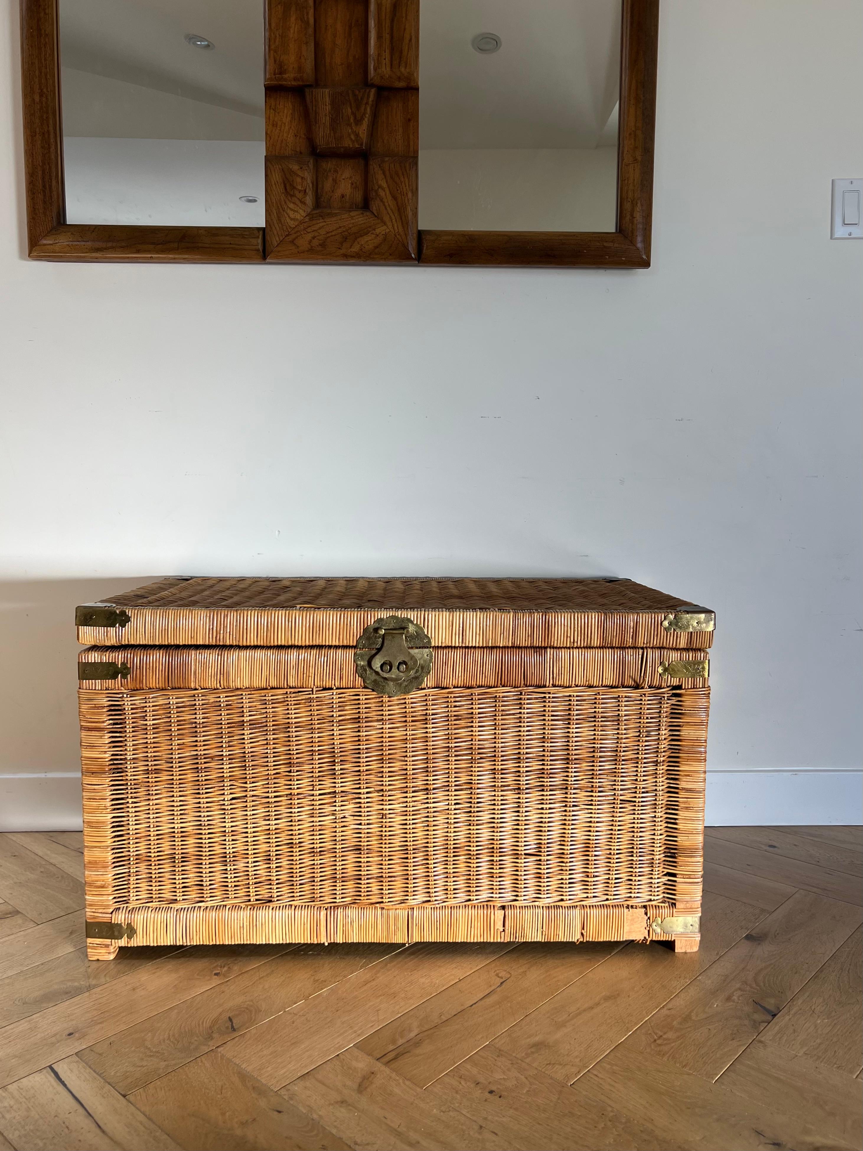 Vintage Wicker Blanket Chest with Gilt Chinoiserie Hardware, 20th Century 9