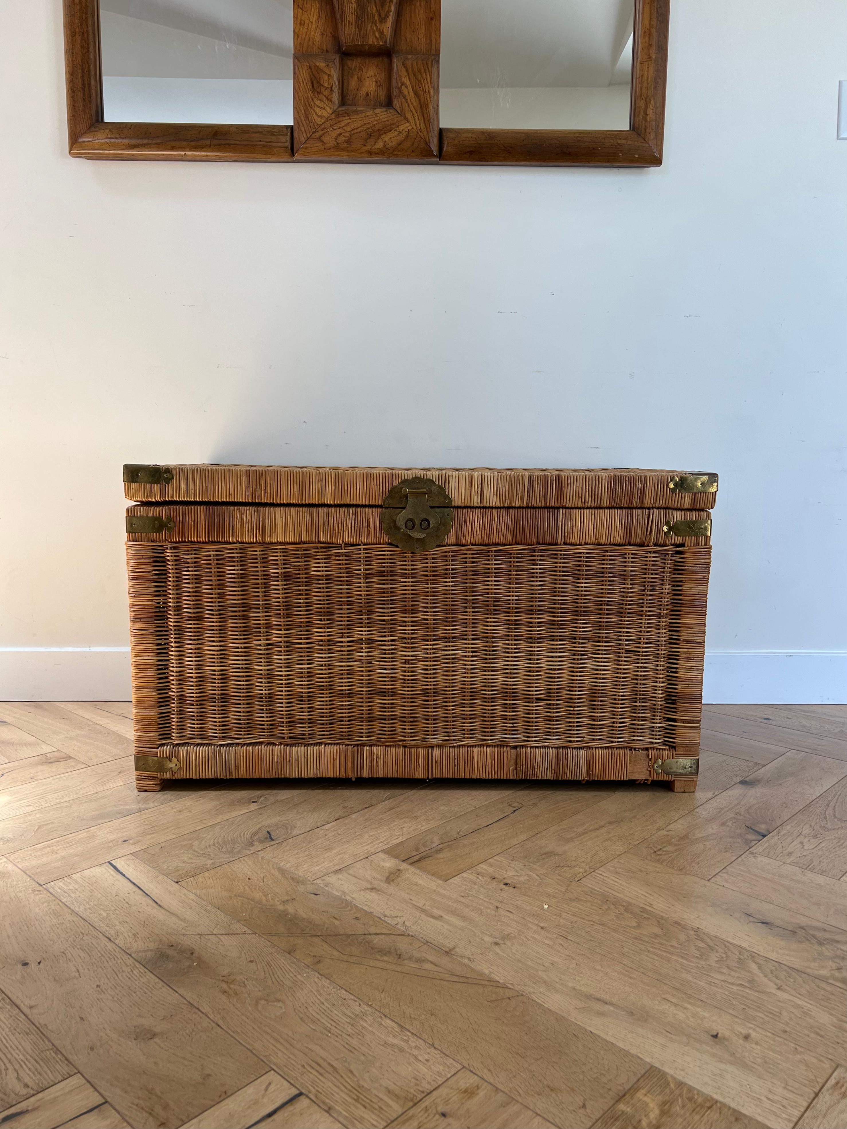 Vintage Wicker Blanket Chest with Gilt Chinoiserie Hardware, 20th Century 10