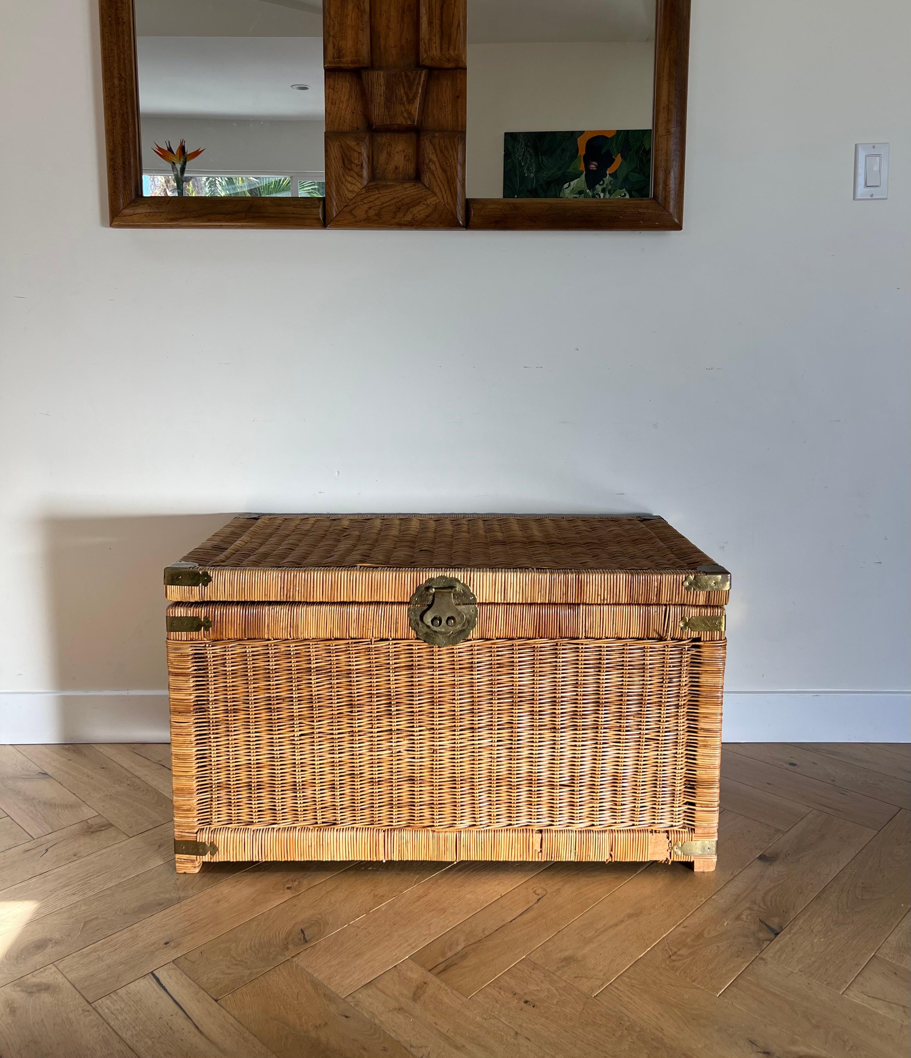 Vintage Wicker Blanket Chest with Gilt Chinoiserie Hardware, 20th Century 11