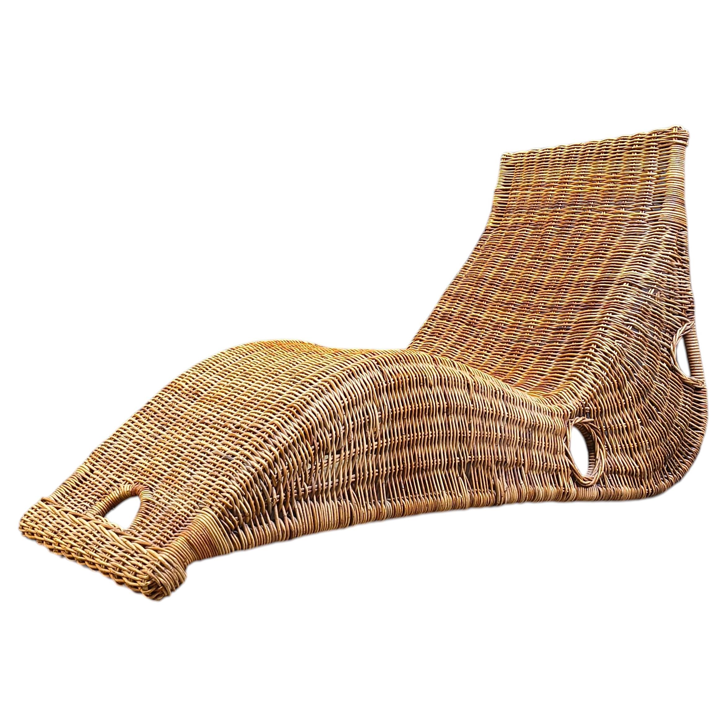 Chaise longue vintage de mimbre, años 80