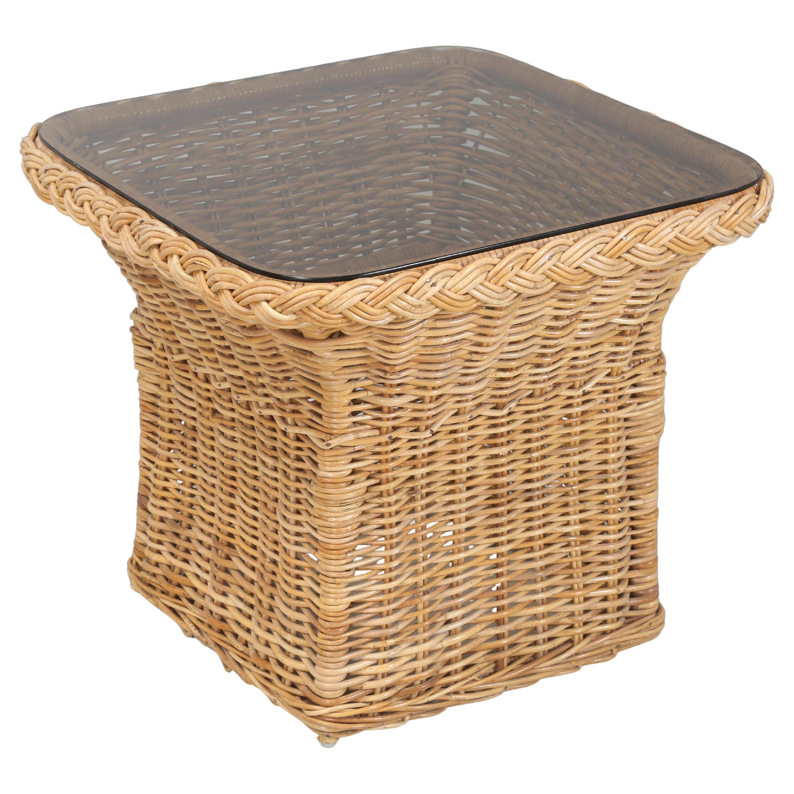 Table d'appoint en osier vintage ou table d'appoint en osier