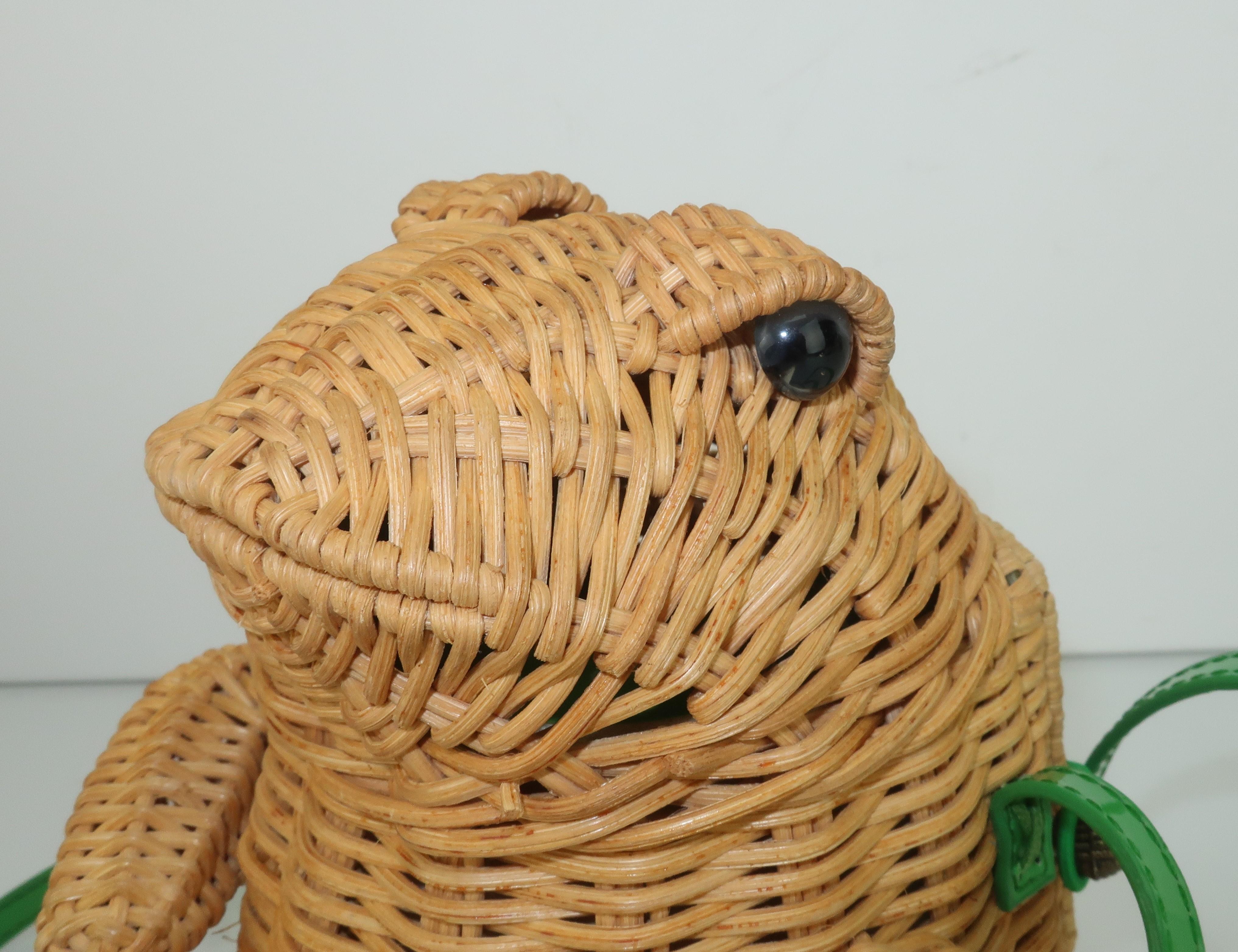 Vintage Wicker Frog Novelty Handbag With Green Patent Shoulder Strap 4