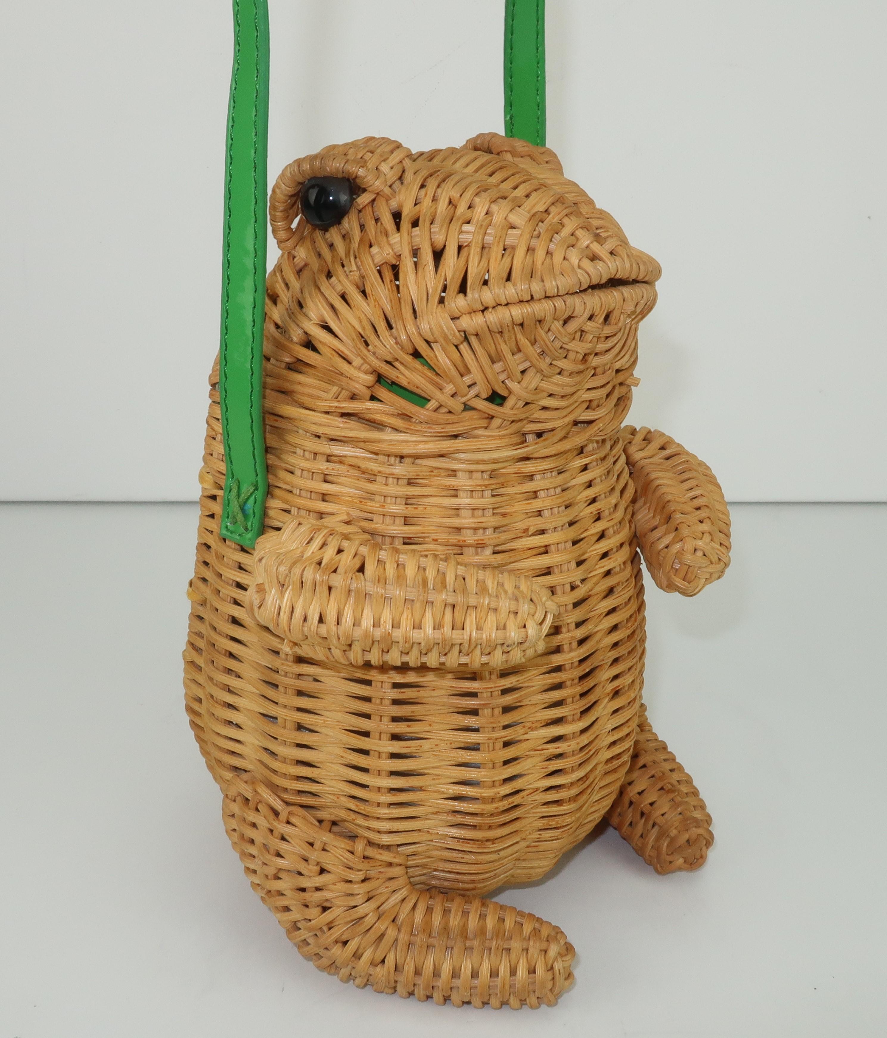 Brown Vintage Wicker Frog Novelty Handbag With Green Patent Shoulder Strap