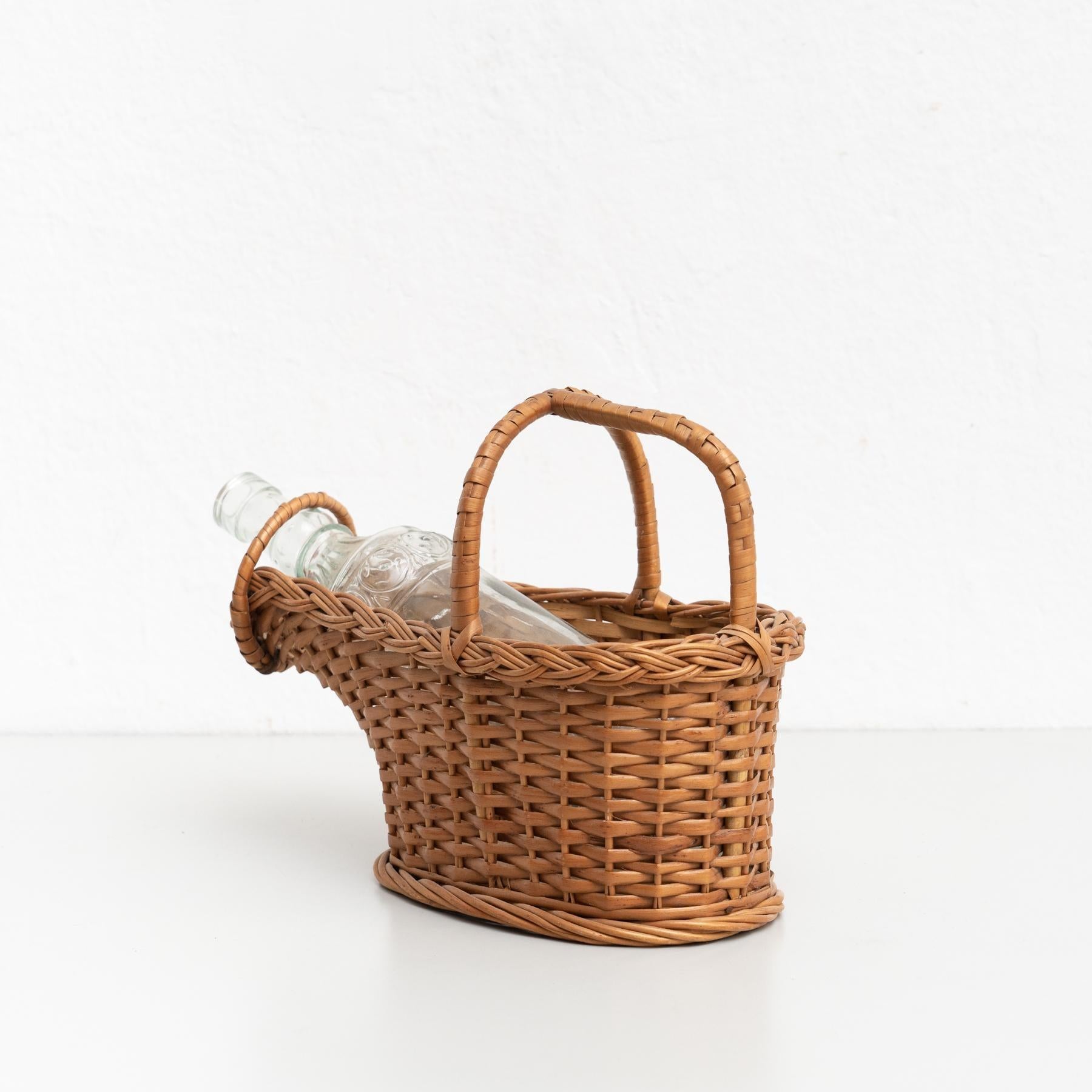 Portabottiglie di vetro in vimini vintage, circa 1970 in vendita 1