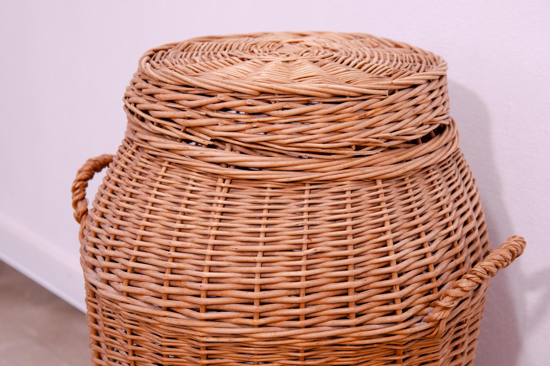 20th Century Vintage wicker laundry basket, 1970s, Czechoslovakia For Sale