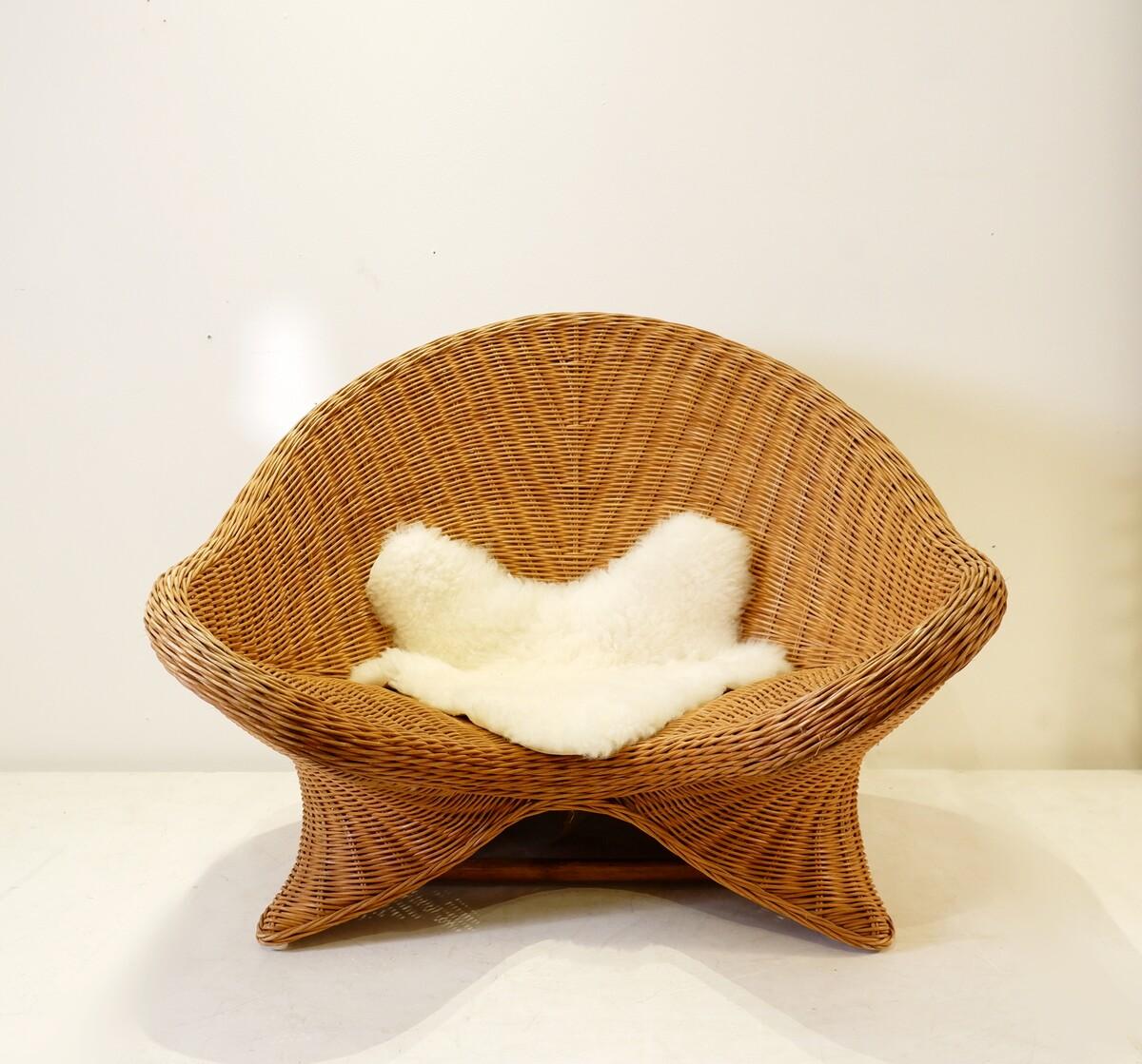 Silla vintage de mimbre Lotus para meditación, años 80 Moderno de mediados de siglo en venta