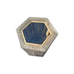 Mesa auxiliar o de centro de mimbre vintage de diseño moderno