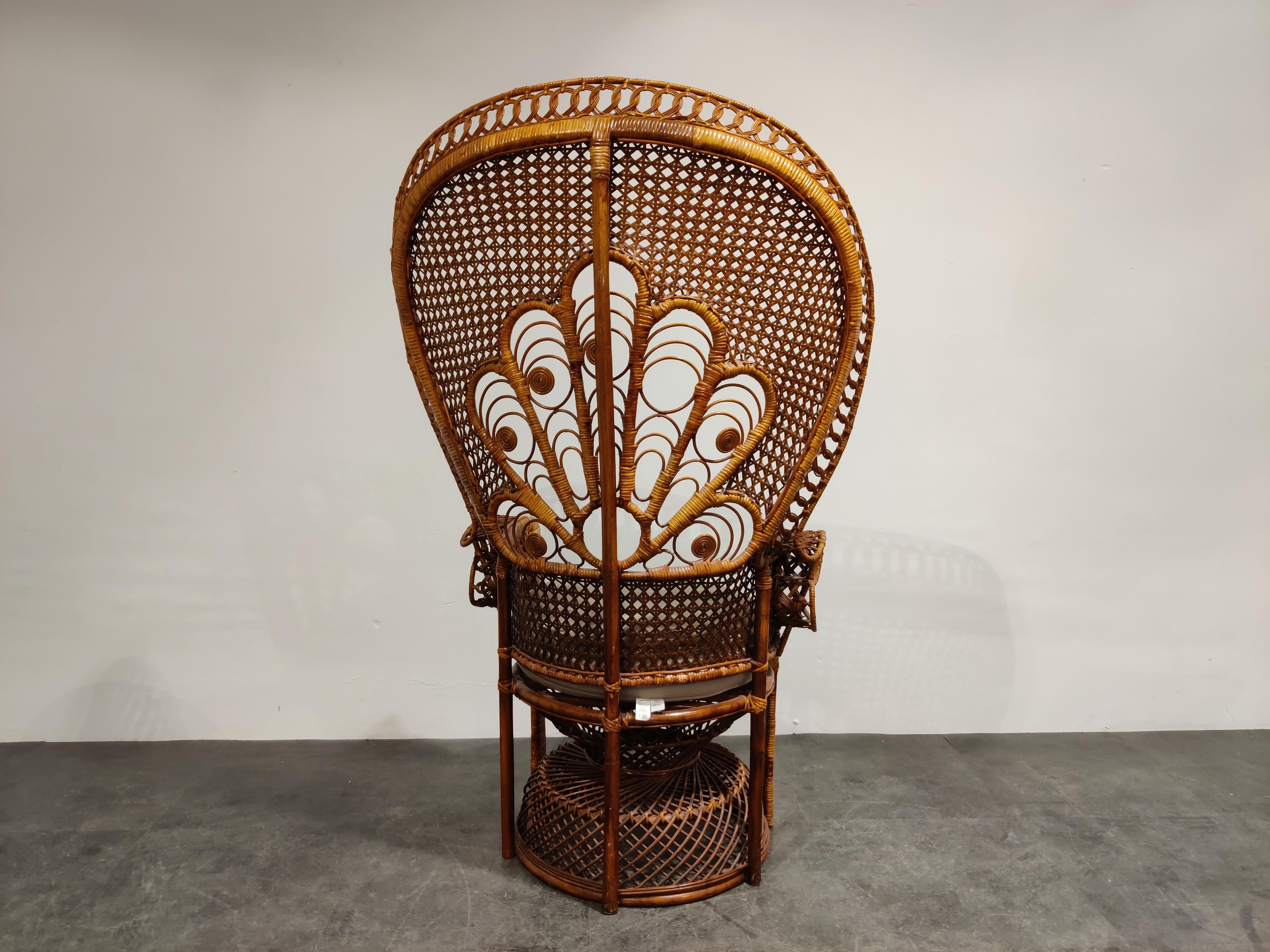 Vintage Wicker Peacock Chair, 1970s In Good Condition In Leuven, Vlaams Gewest