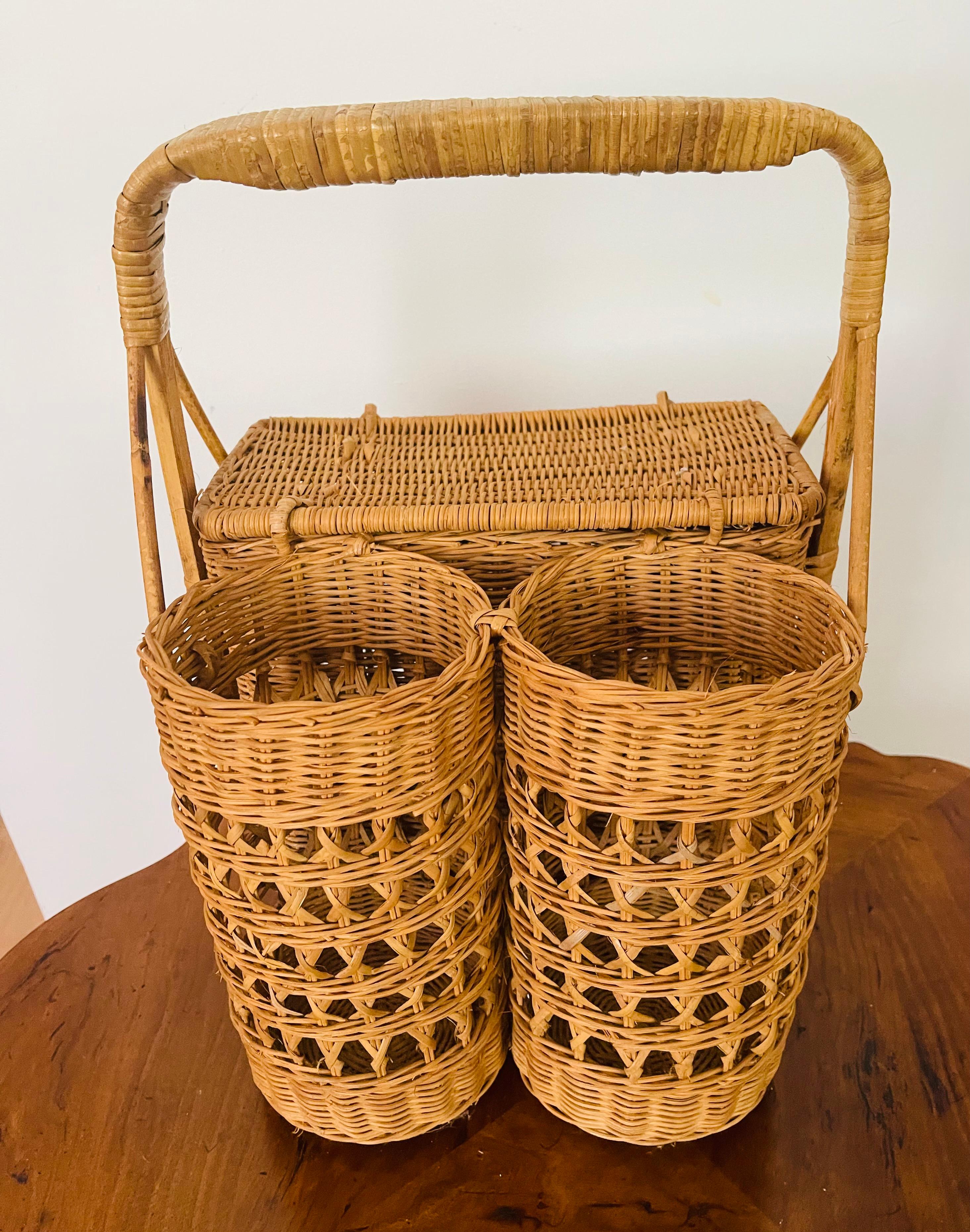 American Vintage Wicker Picnic Basket with Bottle Space For Sale