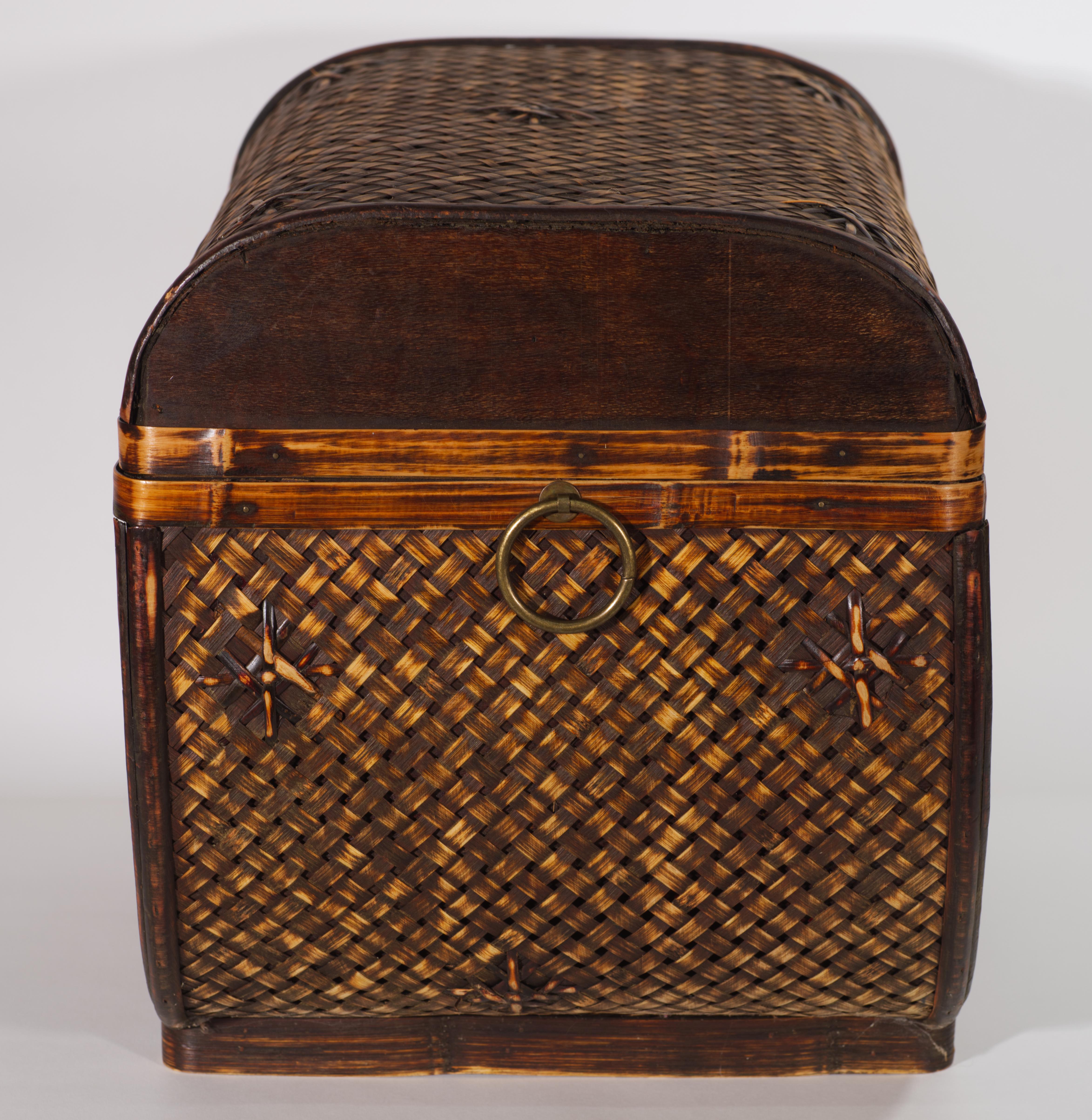 Cesto con coperchio in vimini, rattan e Wood, stile rustico francese In condizioni buone in vendita a Clifton Springs, NY