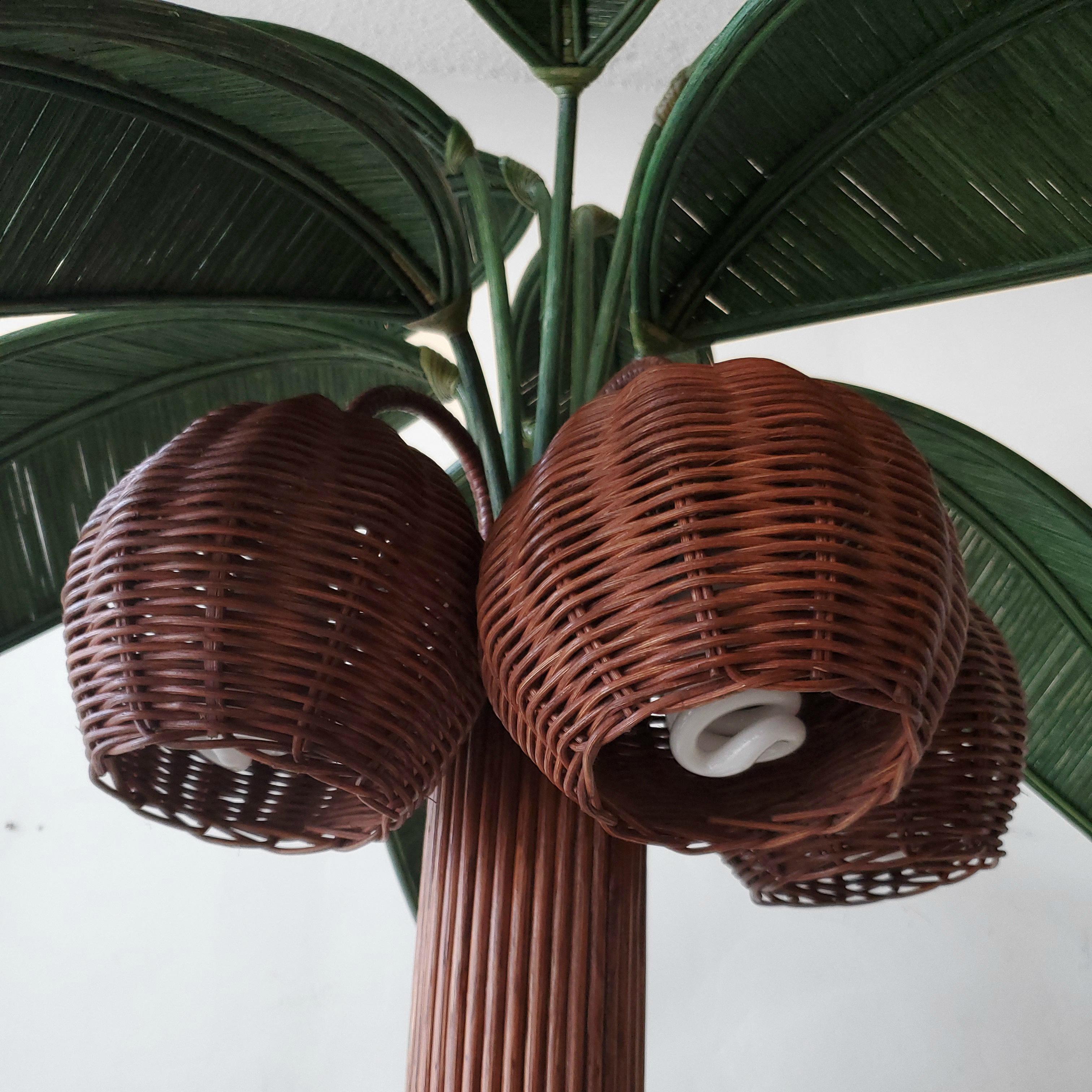 Vintage Wicker Rattan Palm Tree Floor Lamp In Good Condition In Las Vegas, NV