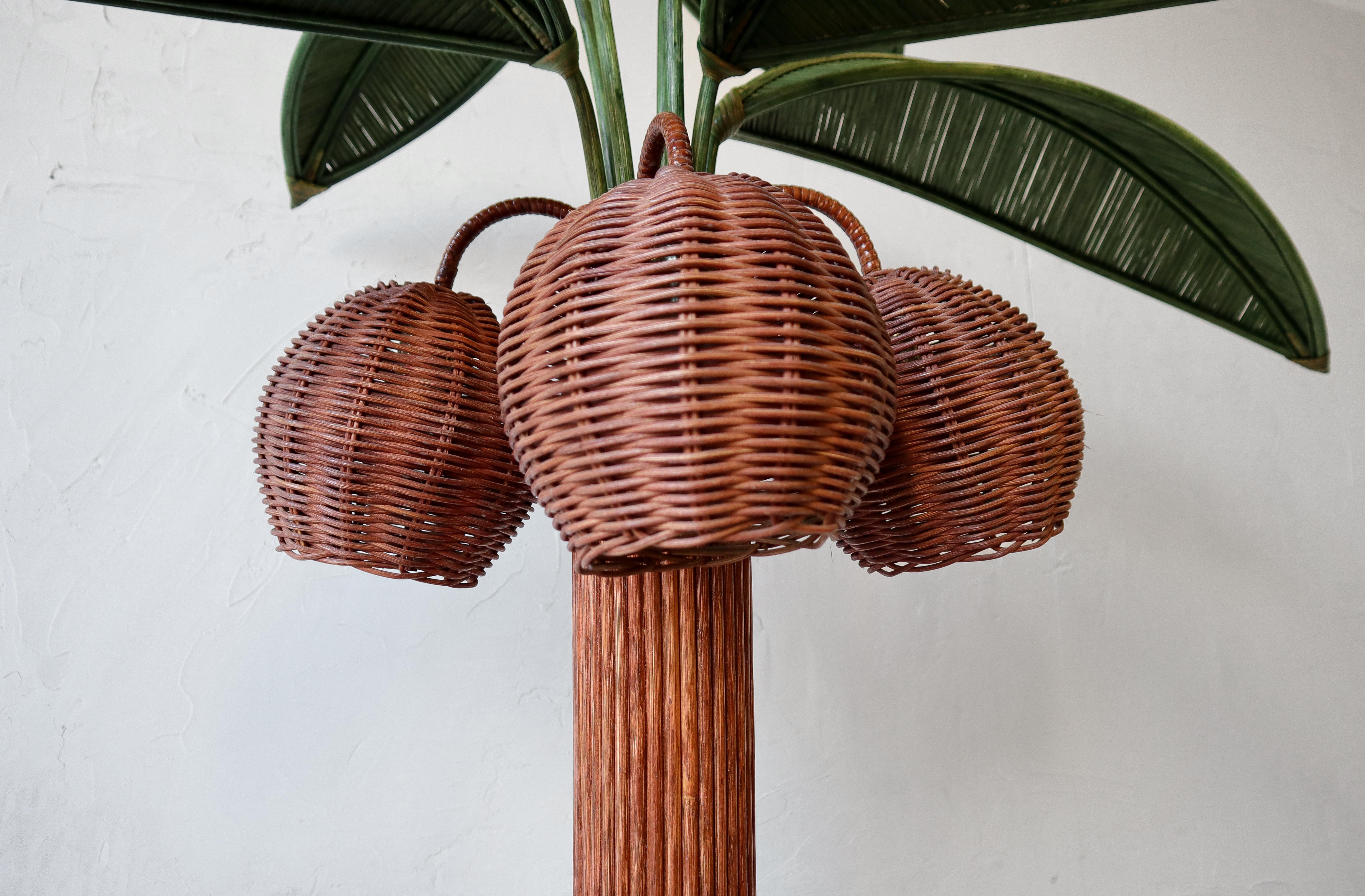 Vintage Wicker Rattan Palm Tree Floor Lamp In Good Condition In Las Vegas, NV