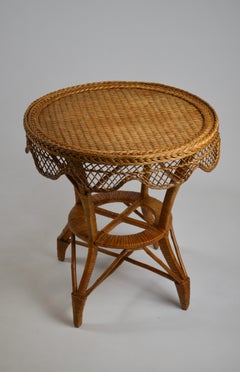 Vintage Wicker Rattan Side Table with Scalloped Edge, 1960s