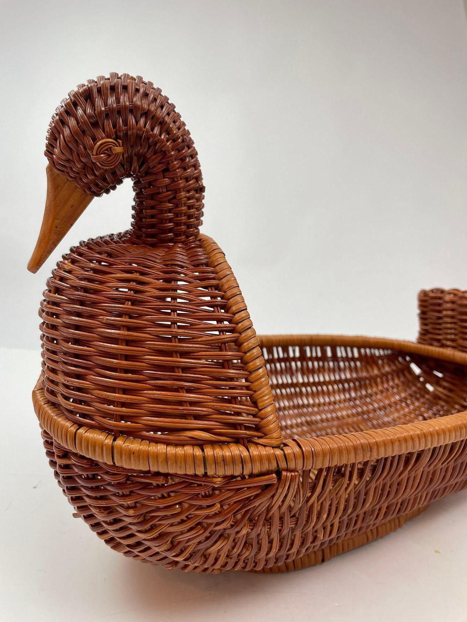 Vintage Wicker Rattan Woven Duck Motif Basket For Sale 5