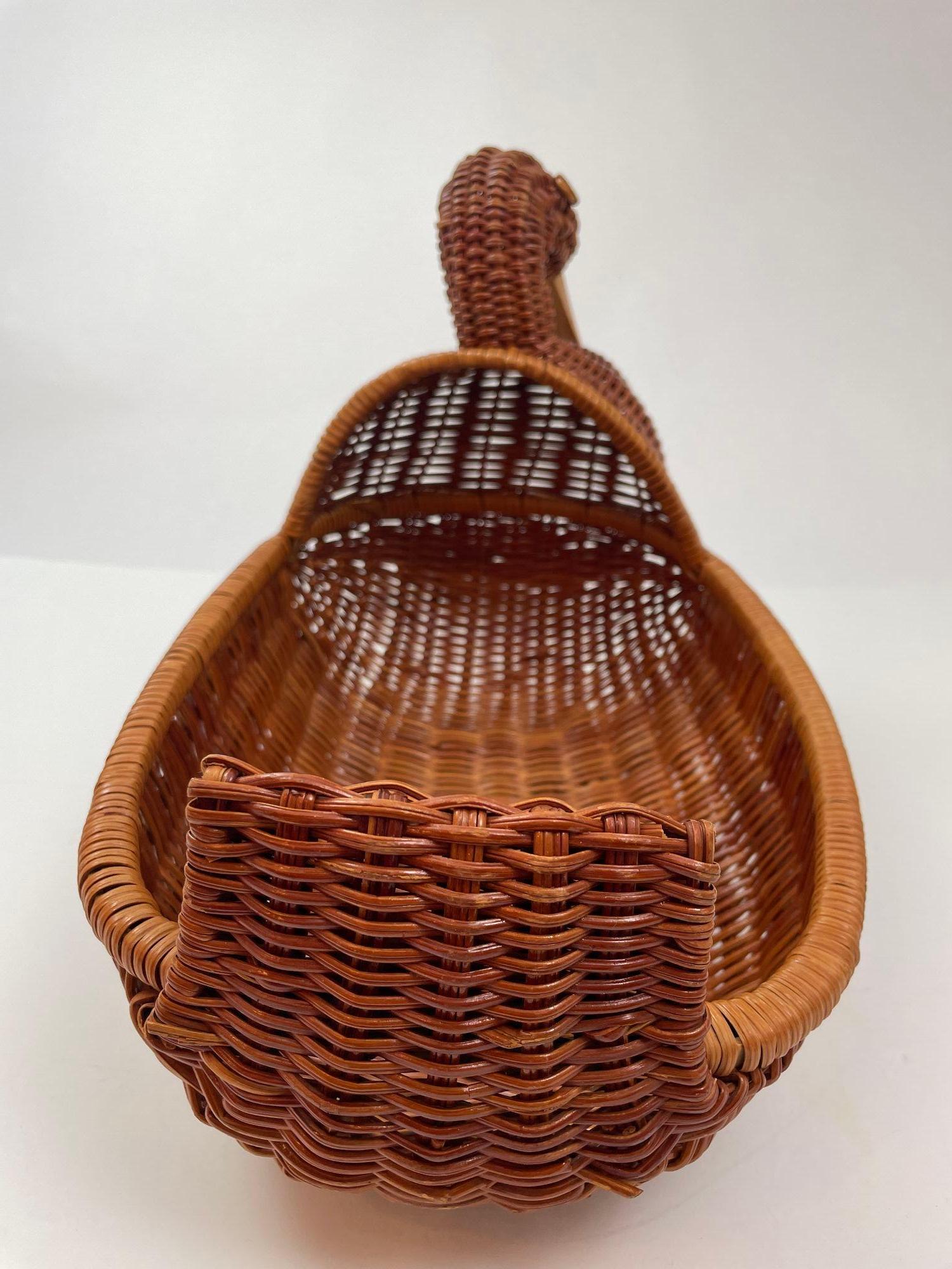Vintage Wicker Rattan Woven Duck Motif Basket For Sale 1