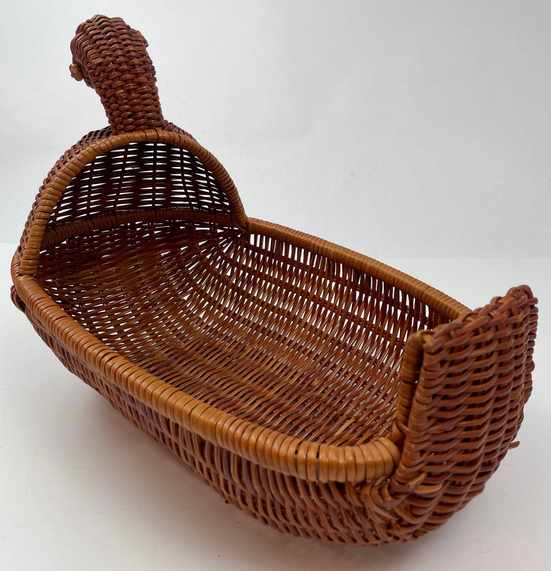 Vintage Wicker Rattan Woven Duck Motif Basket For Sale 2