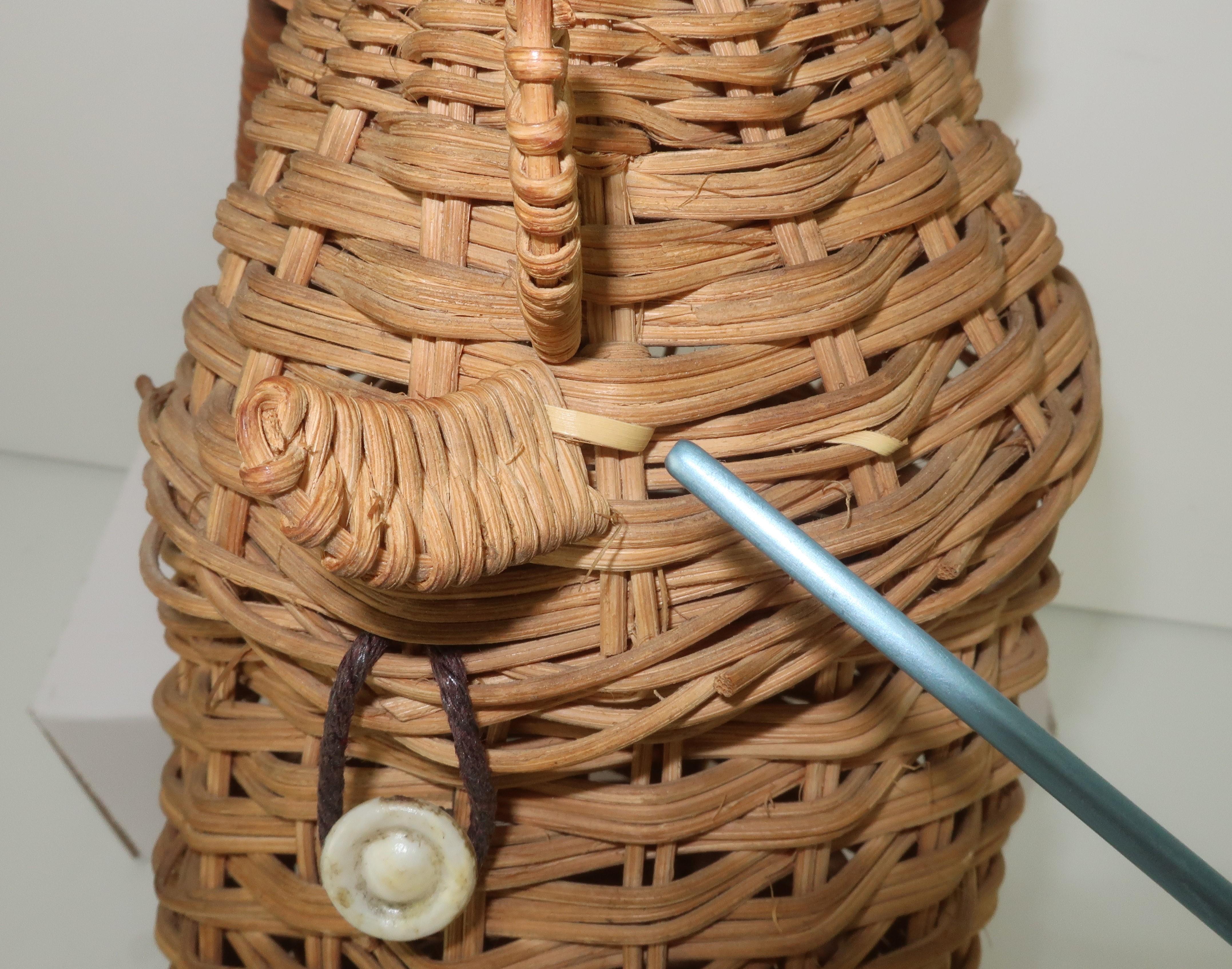 Vintage Wicker Seahorse Novelty Basket Handbag 2