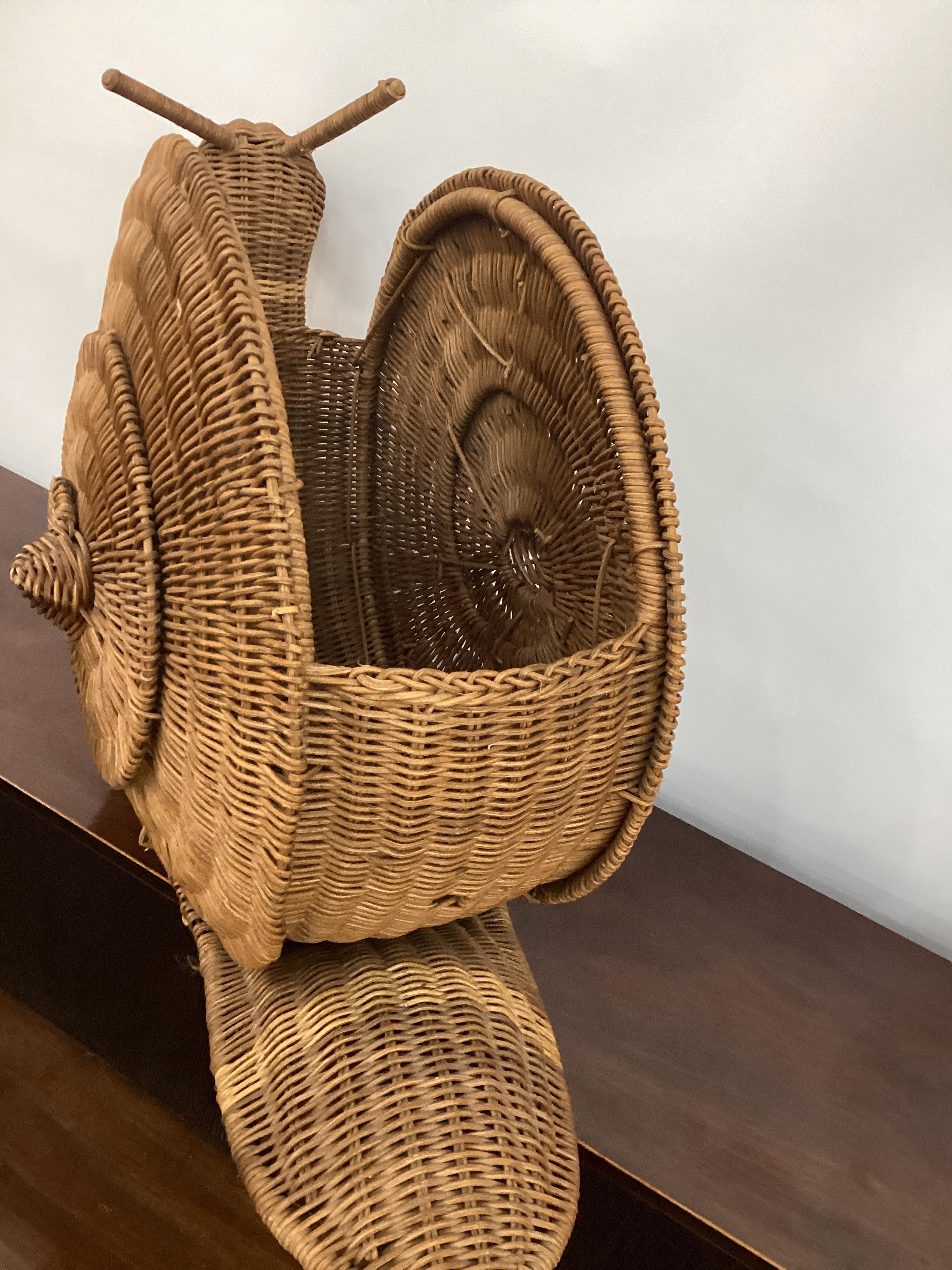 Vintage Wicker Snail Magazine Rack In Good Condition In Chapel Hill, NC