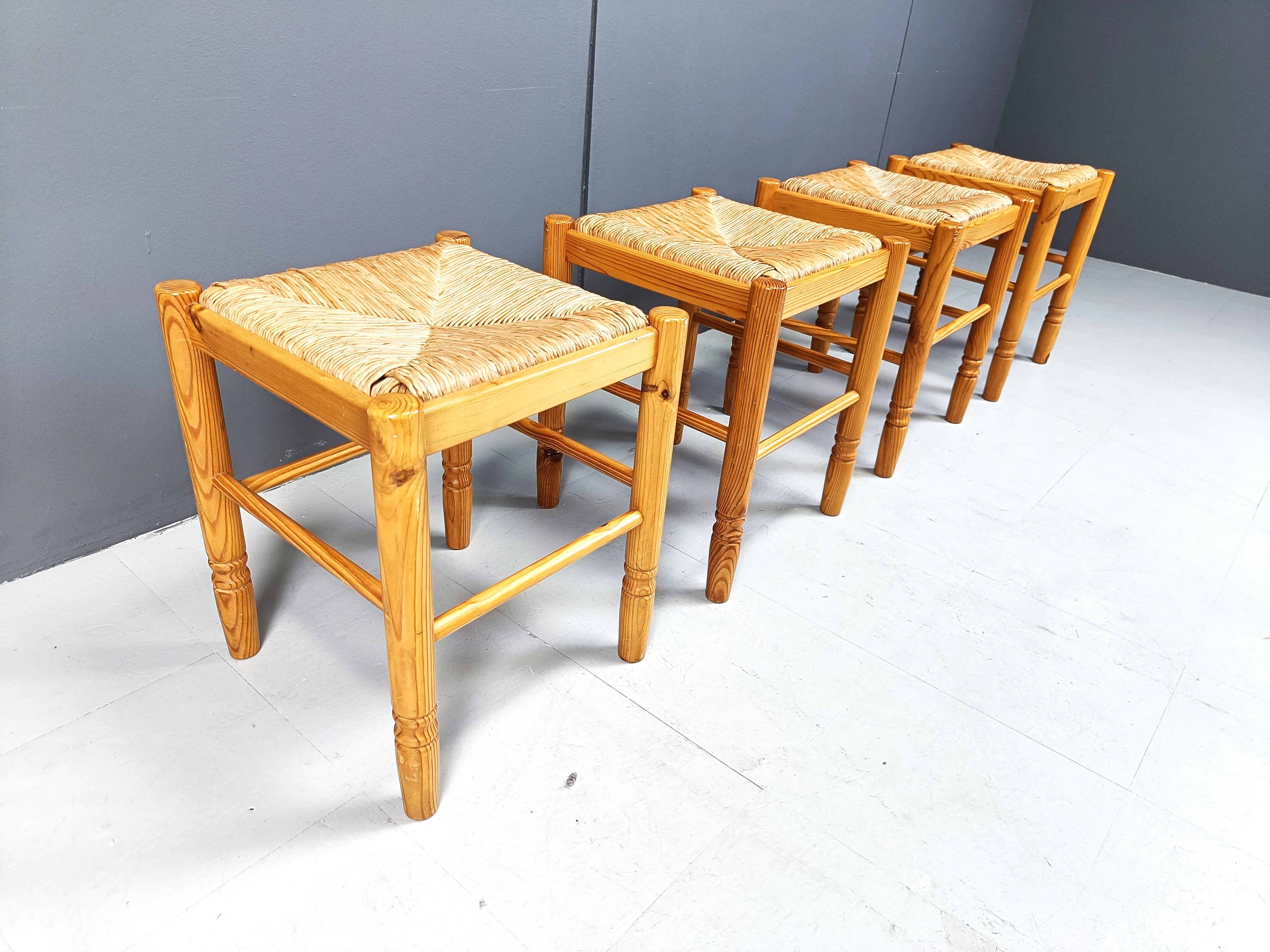 Wicker Vintage wicker stools - set of 4, 1960s For Sale