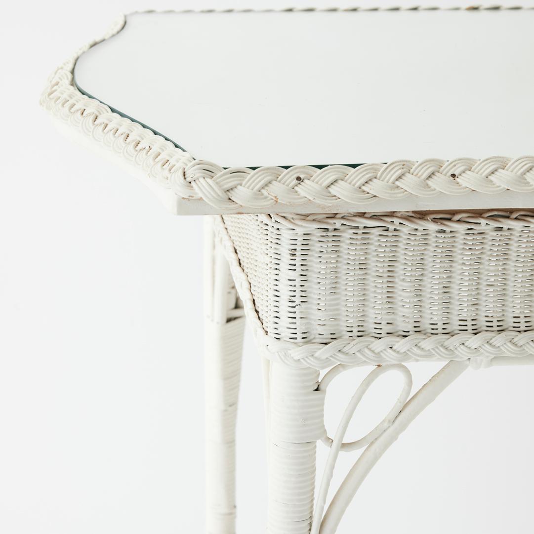 Vintage Wicker Tisch (20. Jahrhundert) im Angebot
