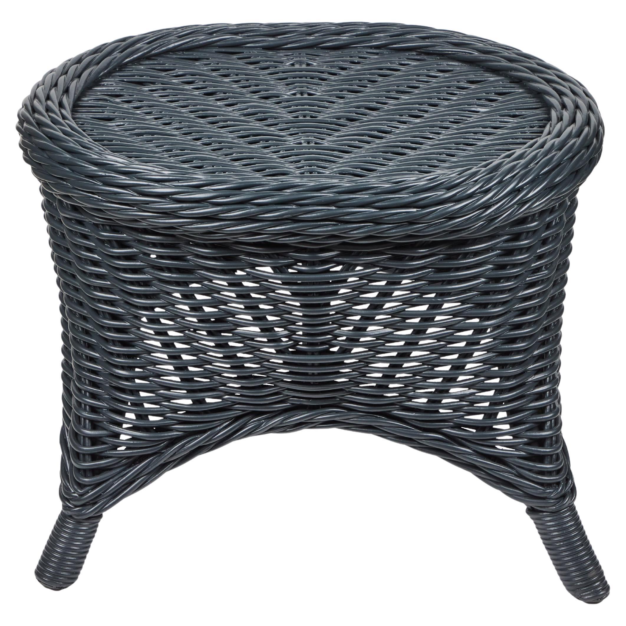 What is the best paint to use on wicker furniture?