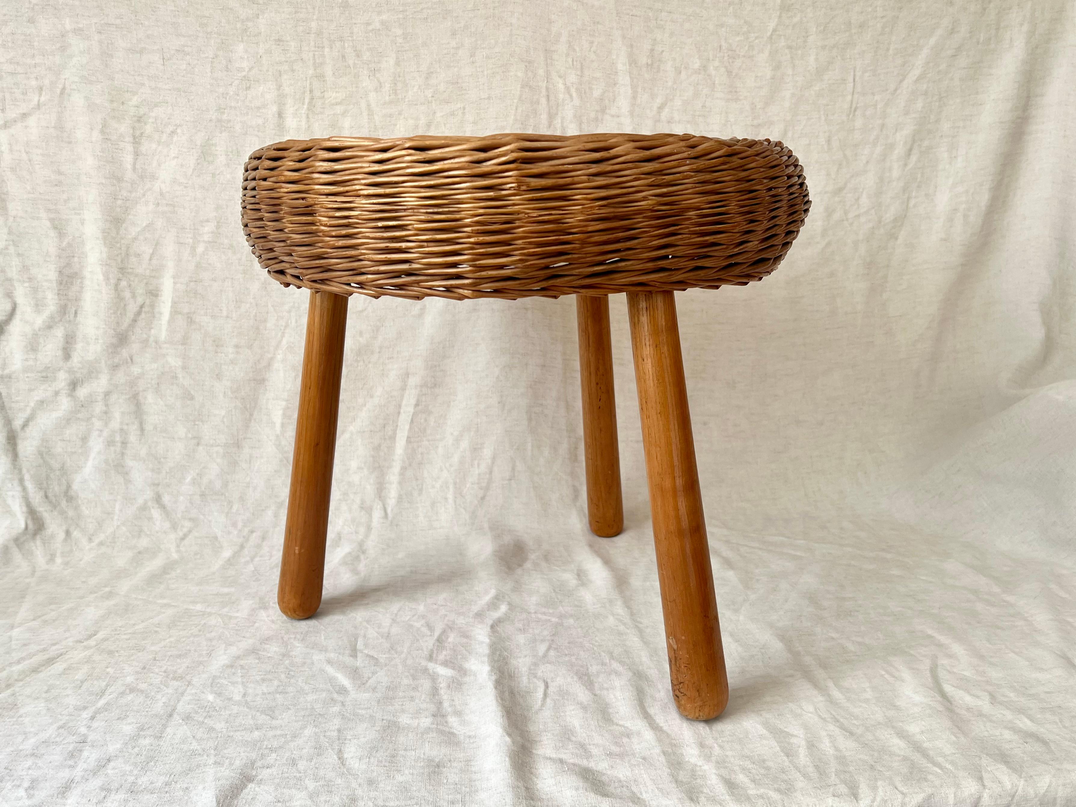 Vintage wicker tripod stool / side table in the manner of Tony Paul, 1960s 5