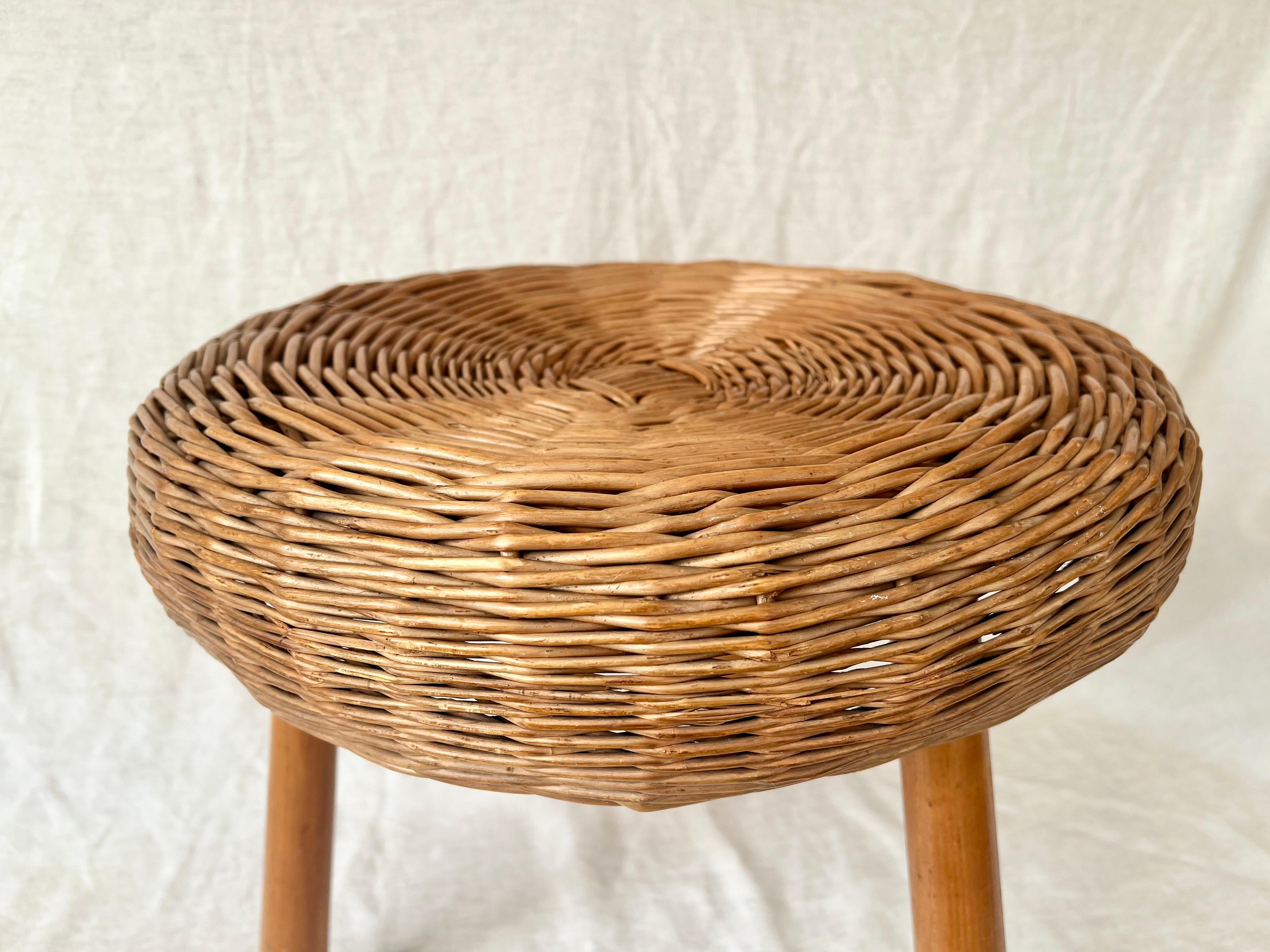 Vintage wicker tripod stool / side table in the manner of Tony Paul, 1960s 6