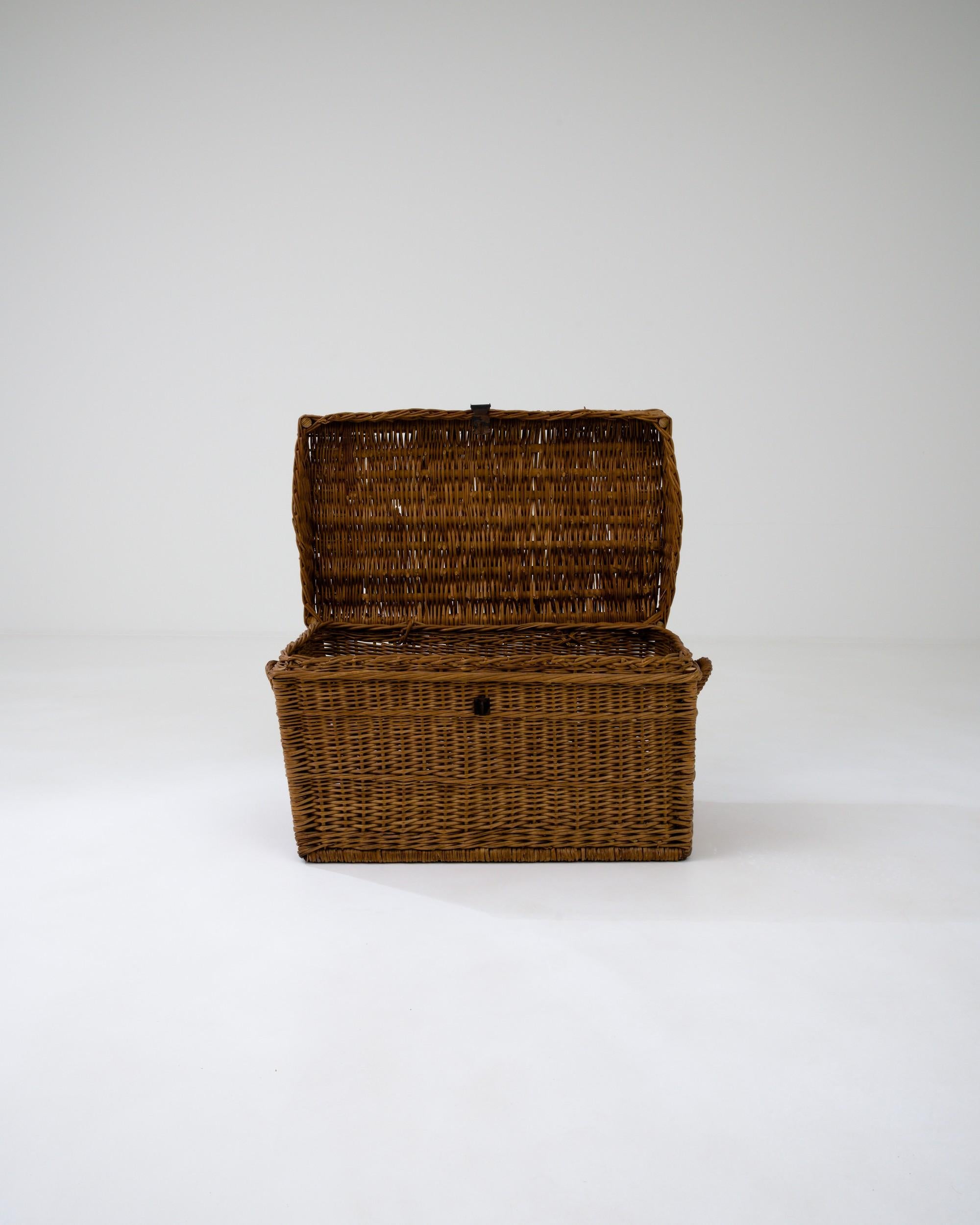 Country Vintage Wicker Trunk