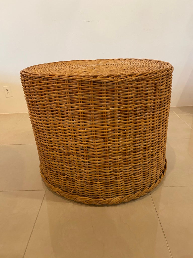 Vintage Wicker Works Round Braided Wicker Side End Table at 1stDibs