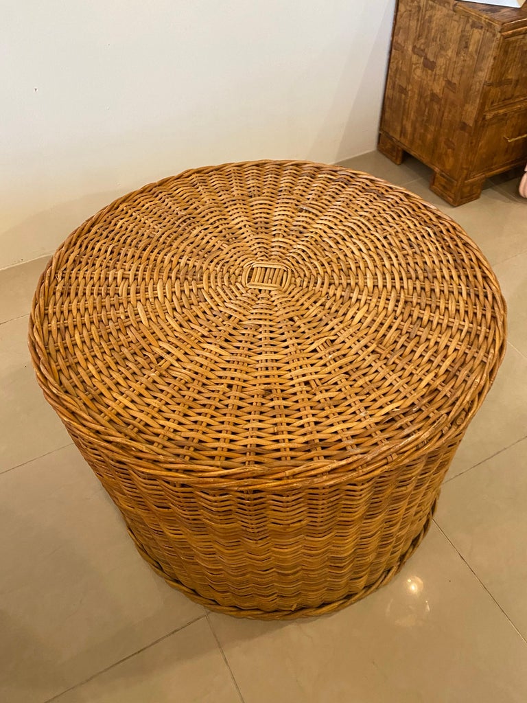 Vintage Wicker Works Round Braided Wicker Side End Table at 1stDibs