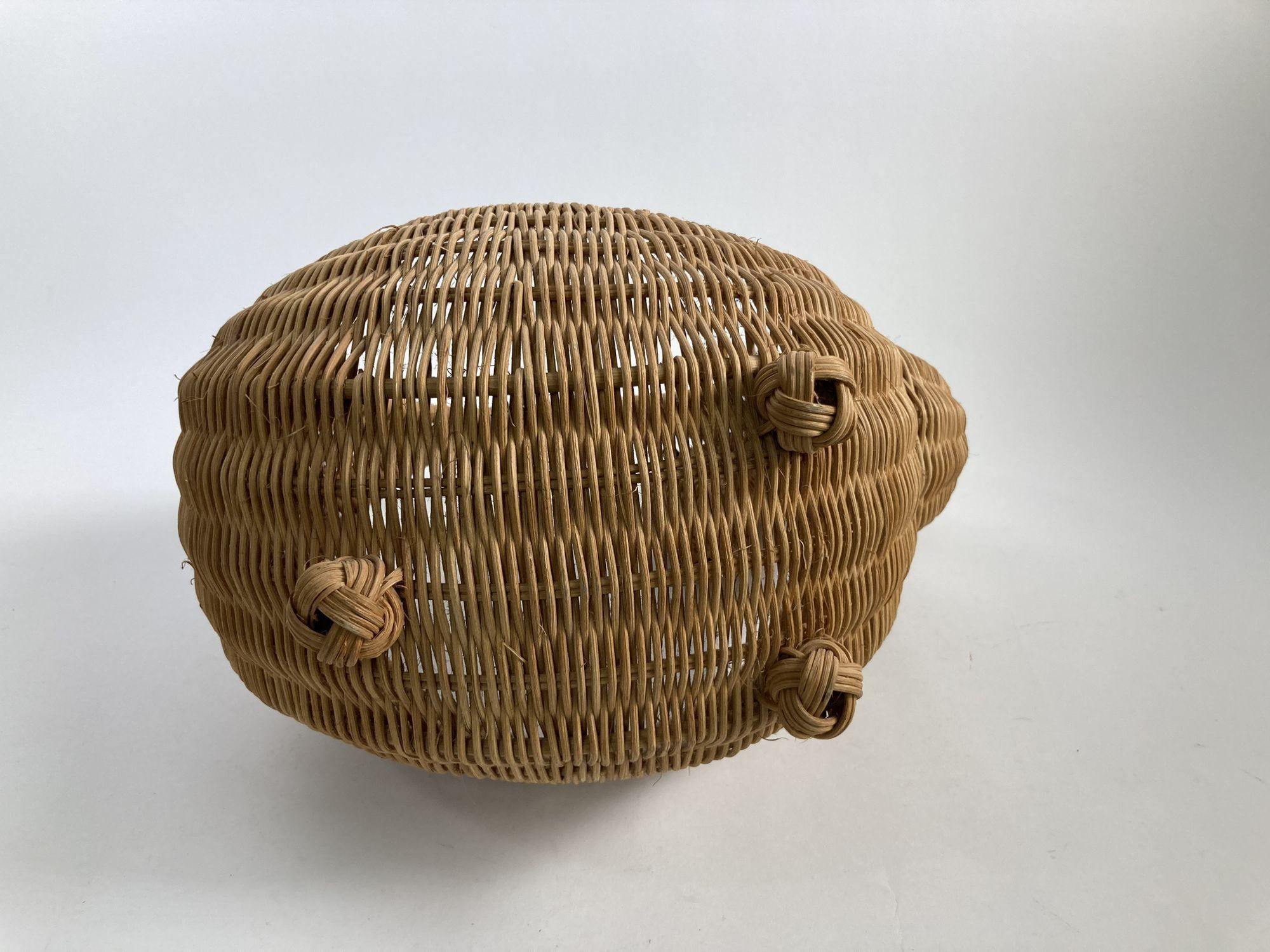 Vintage Wicker Woven Duck Motif Basket with Handle 4