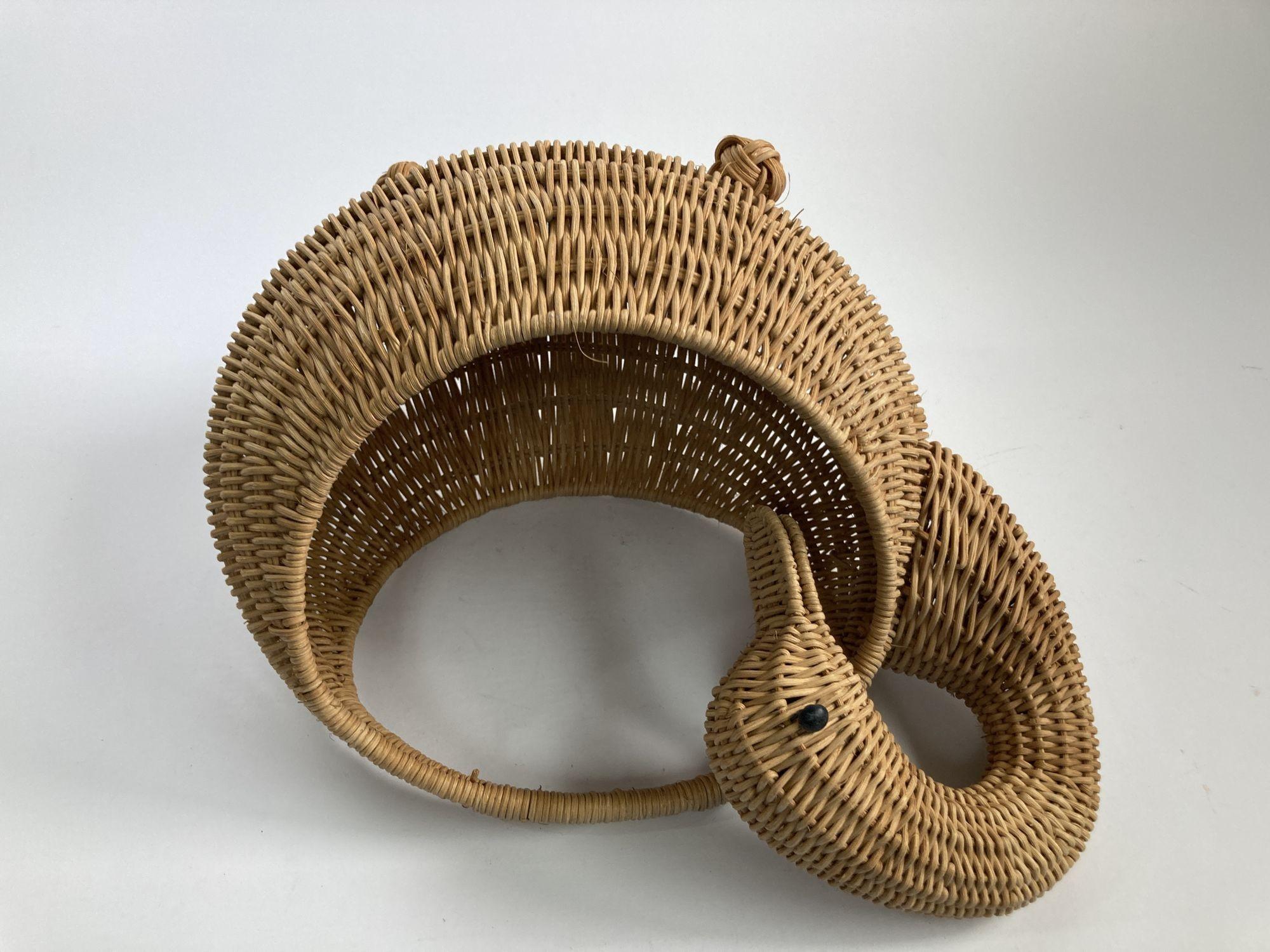 Vintage Wicker Woven Duck Motif Basket with Handle 5